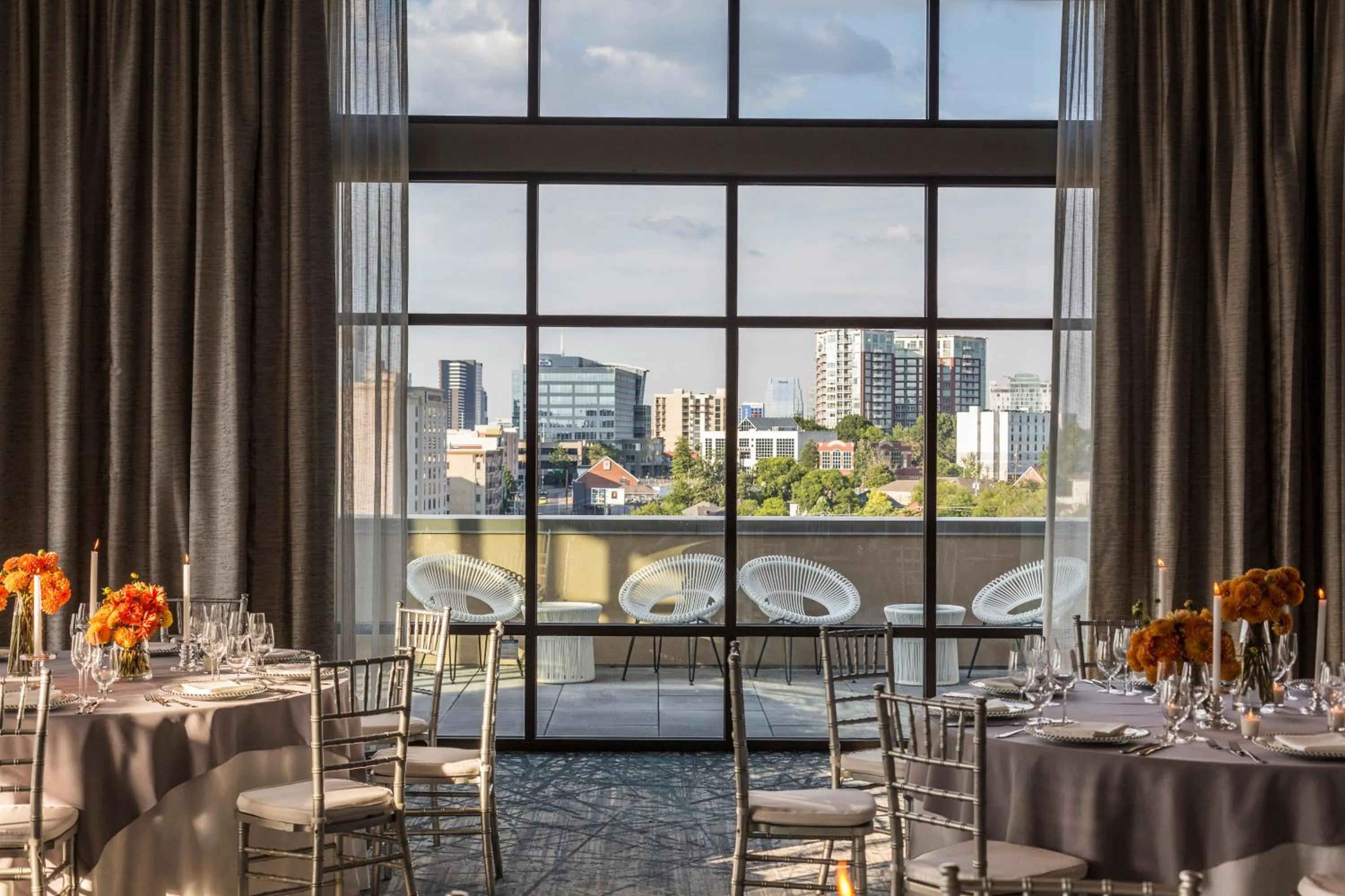 Meeting/conference room in Kimpton Aertson Hotel by IHG