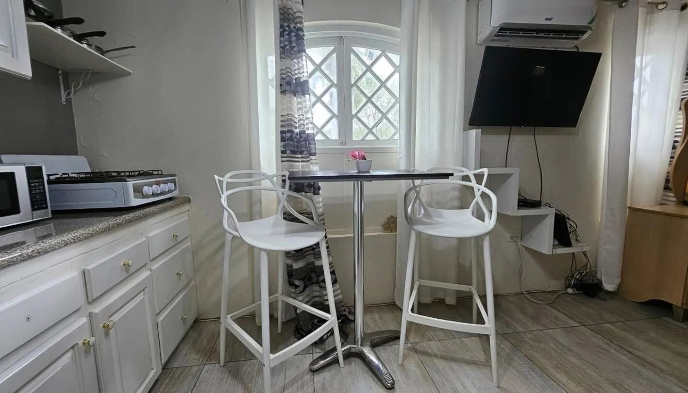 TV and multimedia in Seacastles by the beach/pool