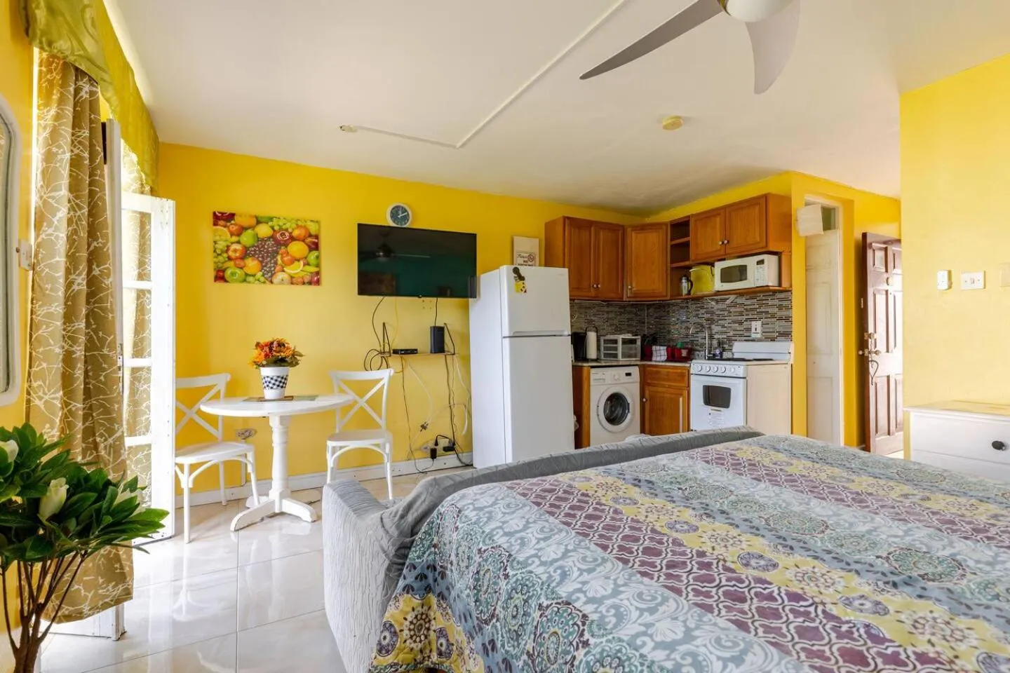 TV and multimedia, Bed in Seacastles by the beach/pool
