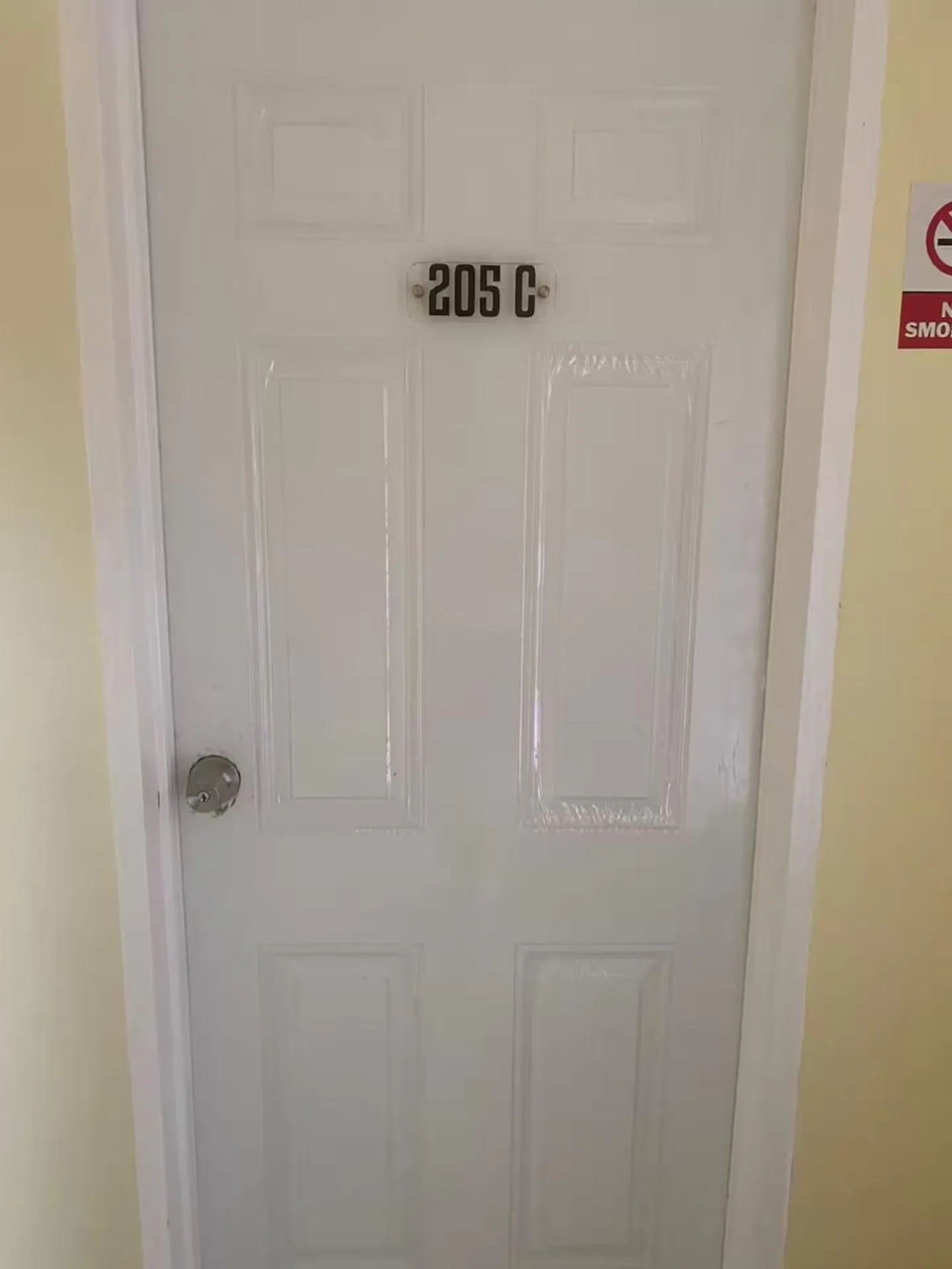 Facade/entrance in Seacastles by the beach/pool