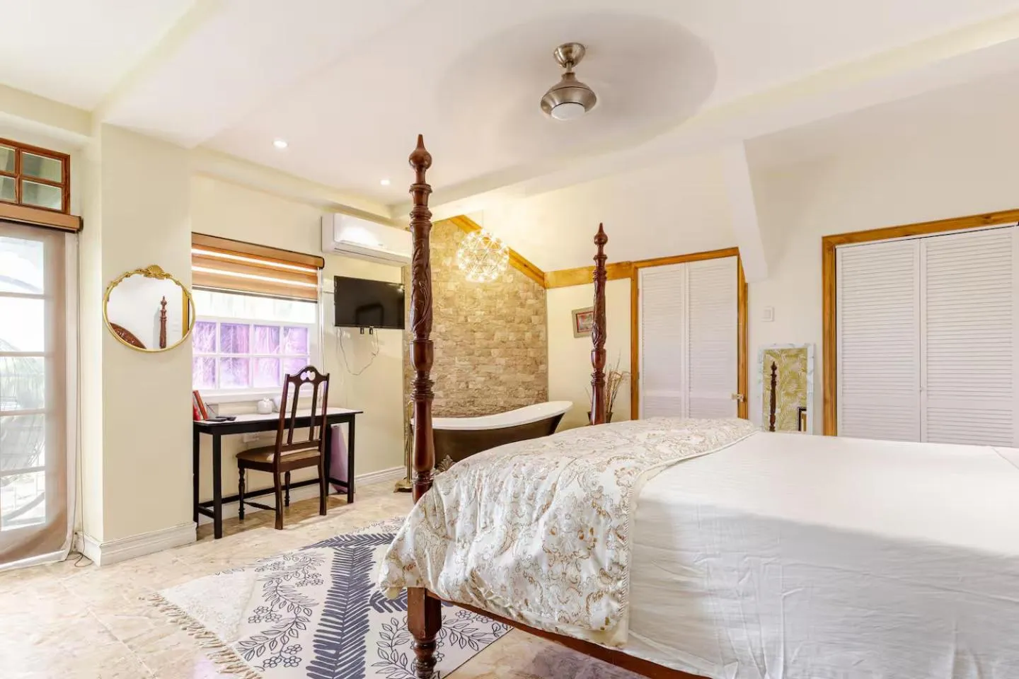 Photo of the whole room, Bed in Seacastles by the beach/pool