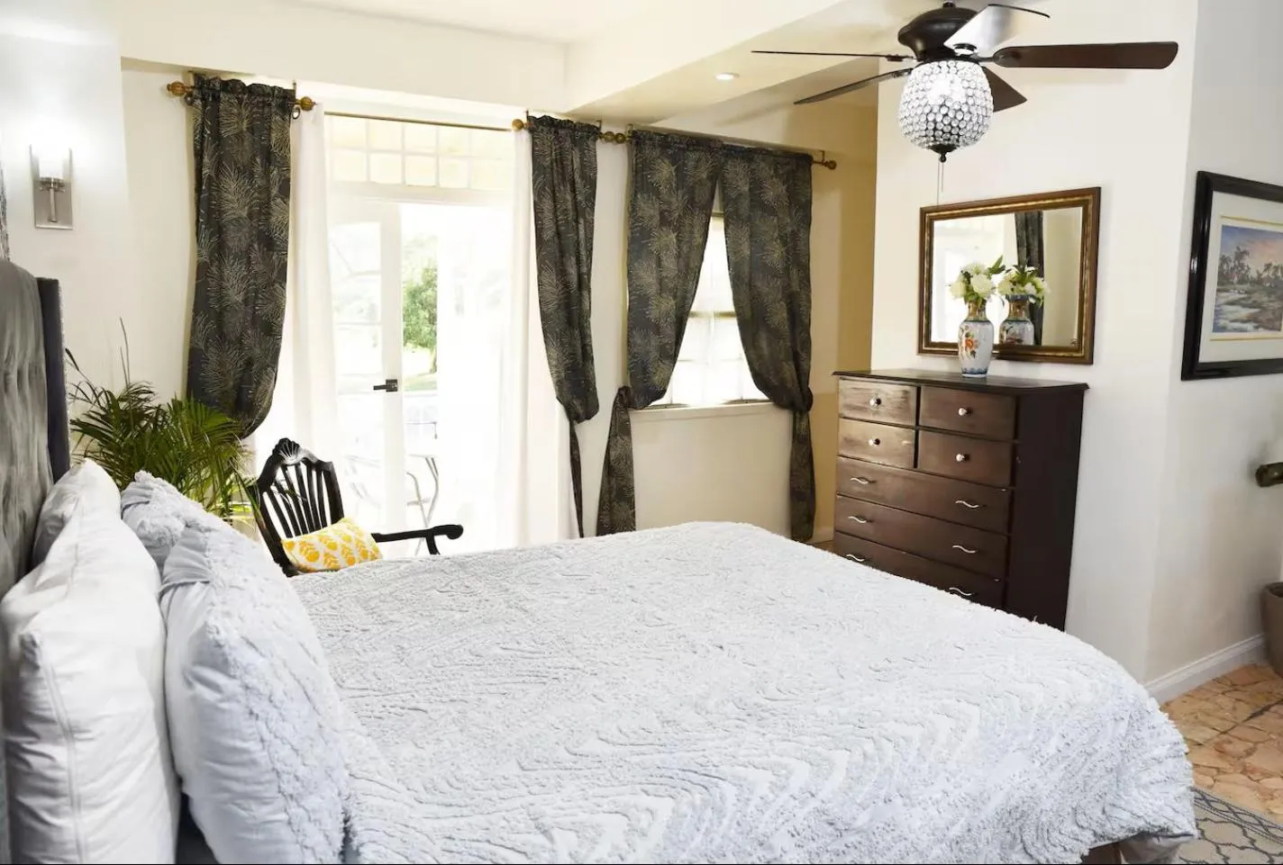 Bed in Seacastles by the beach/pool