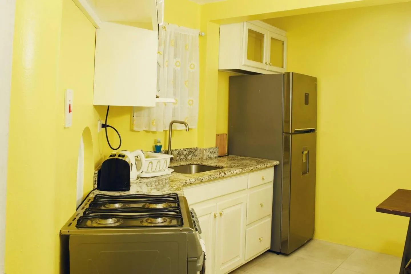 Kitchen or kitchenette in Seacastles by the beach/pool