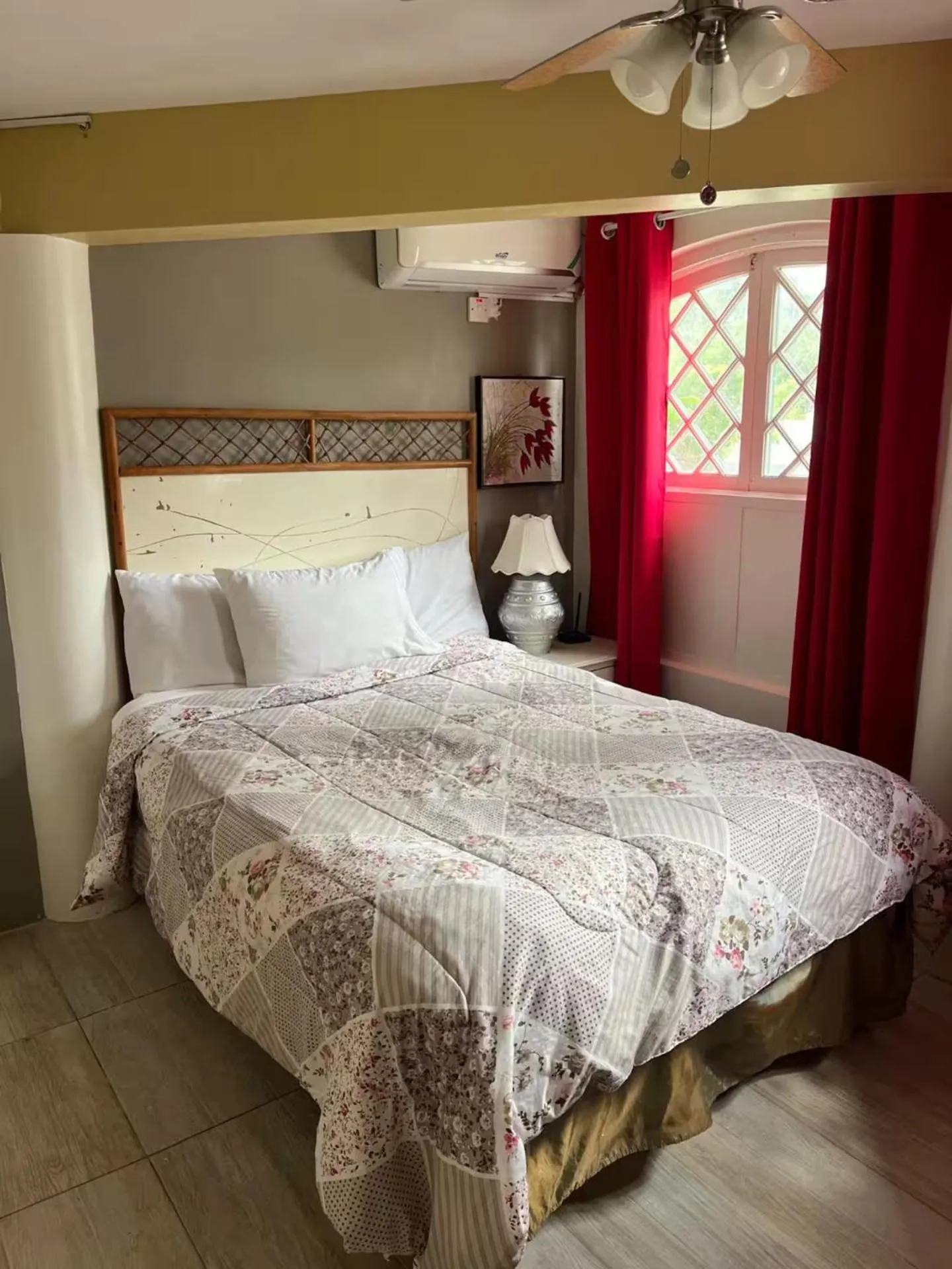 Bed in Seacastles by the beach/pool