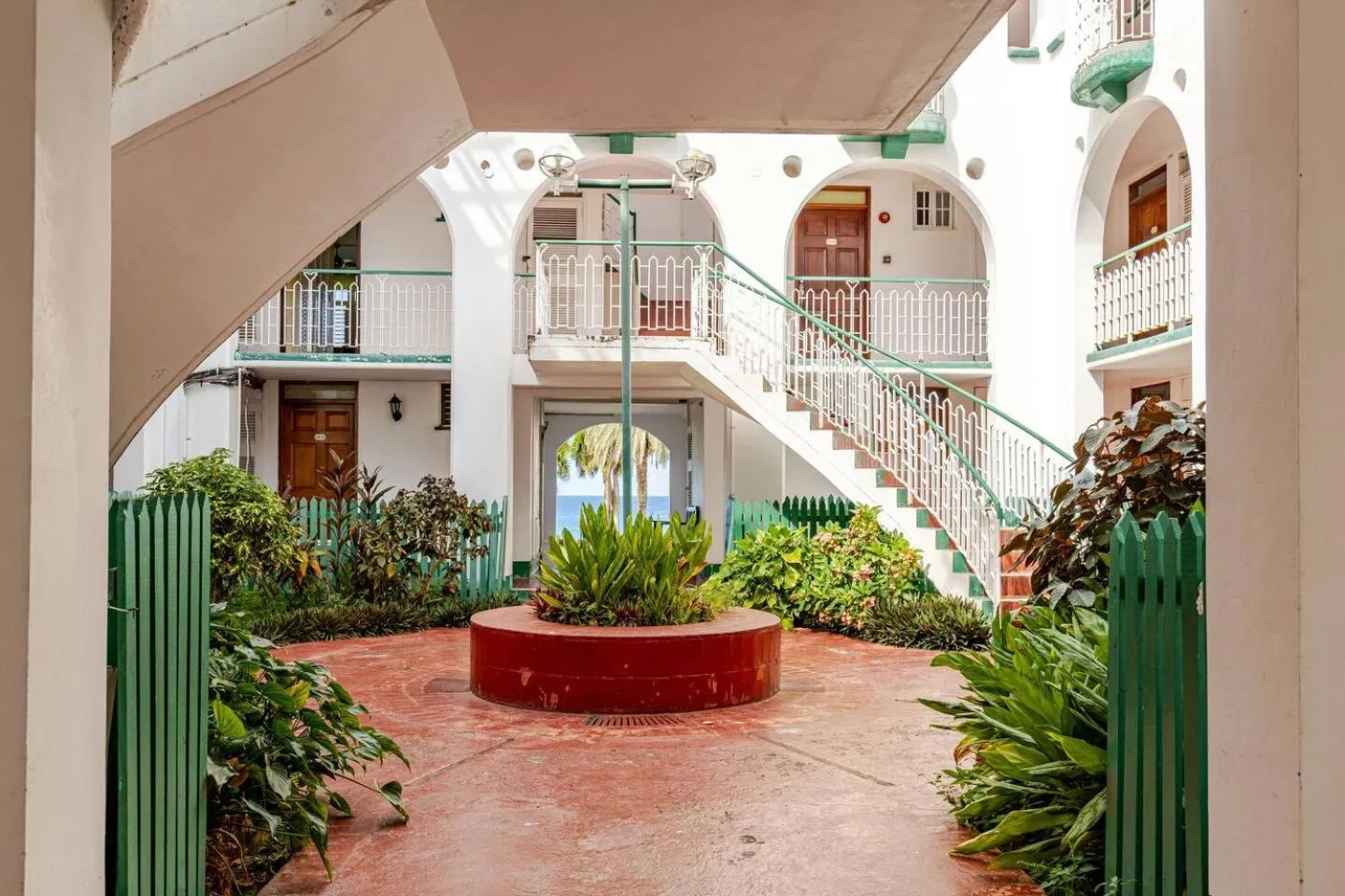 Seacastles by the beach/pool