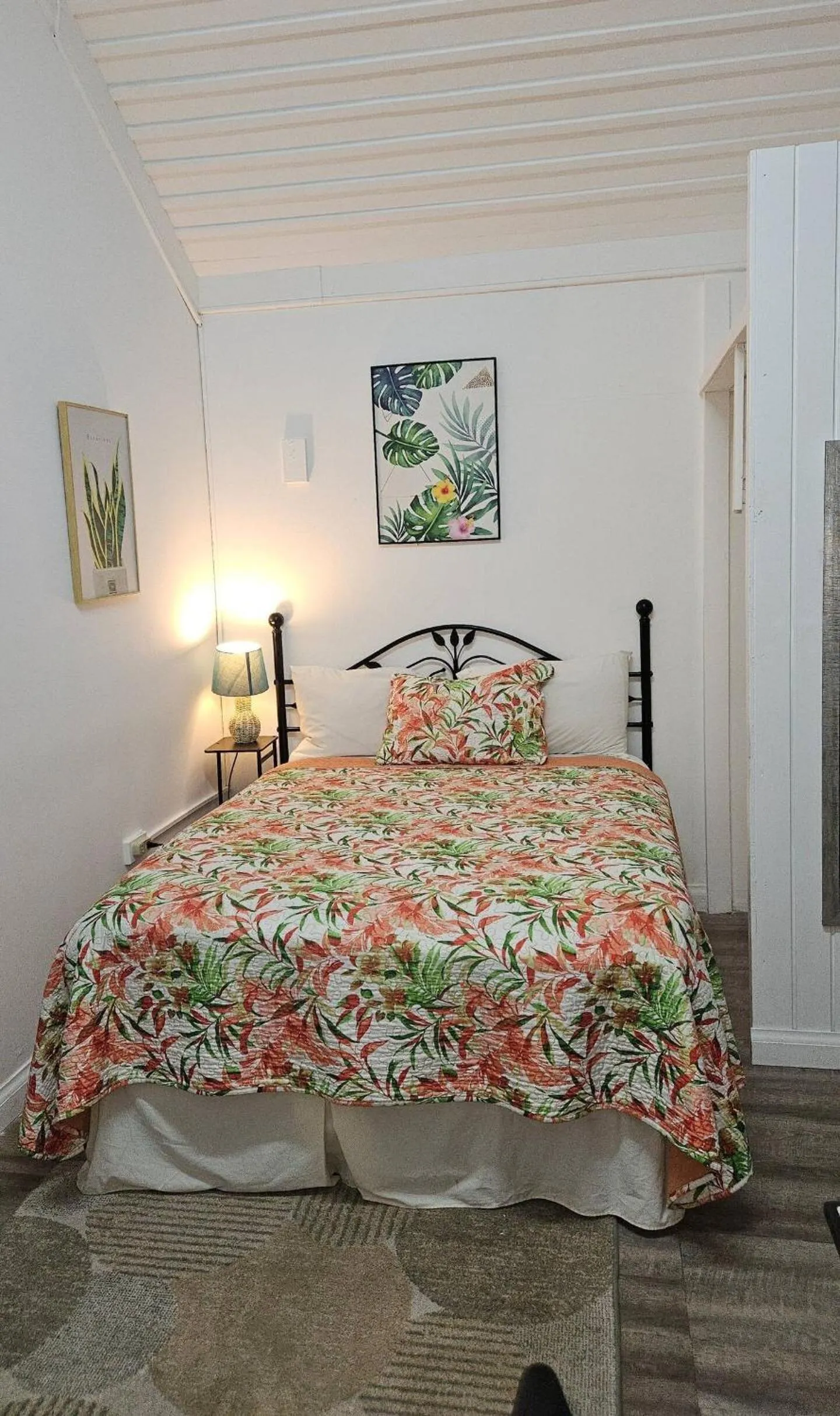 Bed in Seacastles by the beach/pool