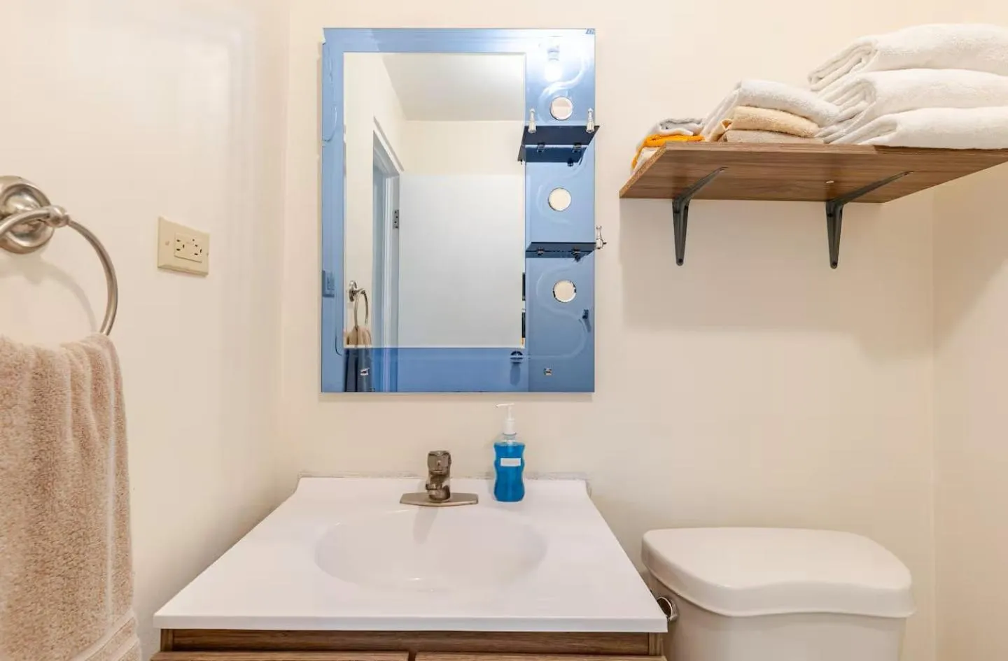 Toilet in Seacastles by the beach/pool