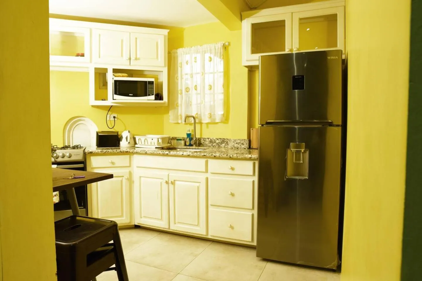 Kitchen or kitchenette in Seacastles by the beach/pool