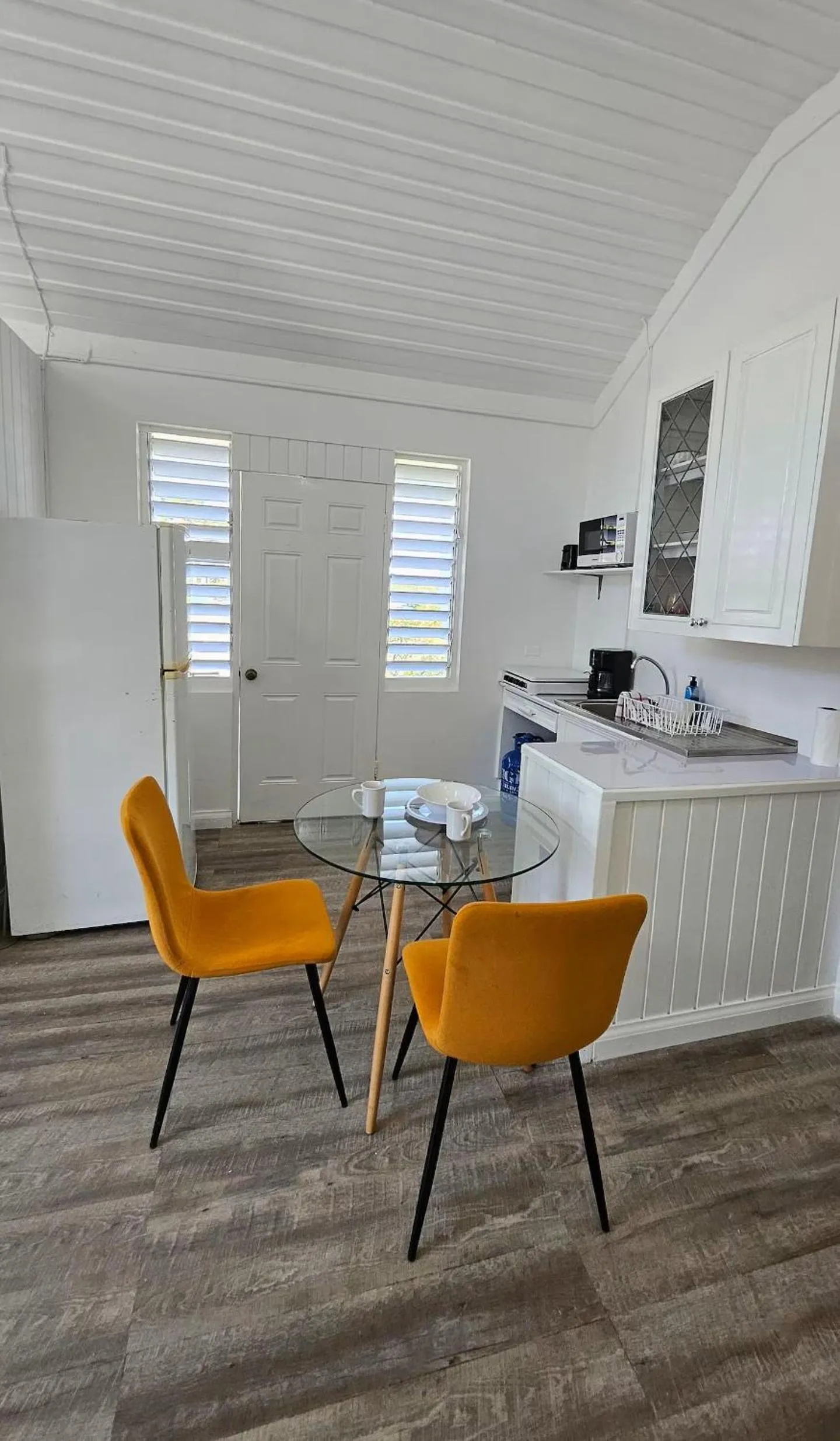 Kitchen or kitchenette in Seacastles by the beach/pool