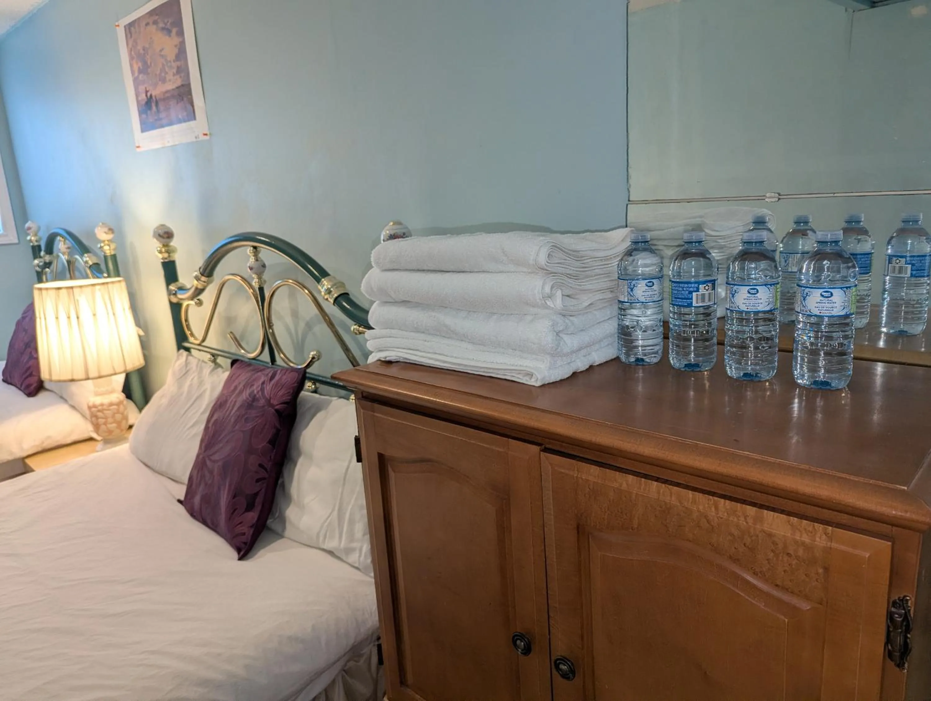 Bed in Calgary Star Cozy Home