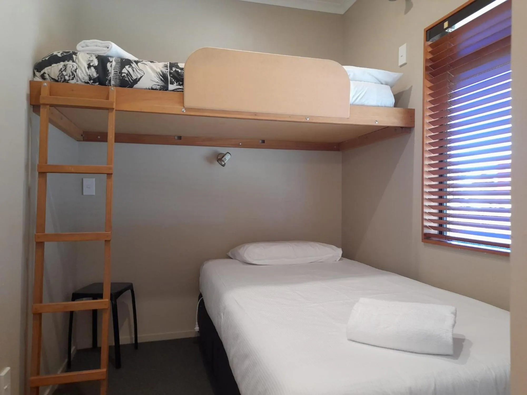 bunk bed, Bed in Tongariro Junction Accommodation