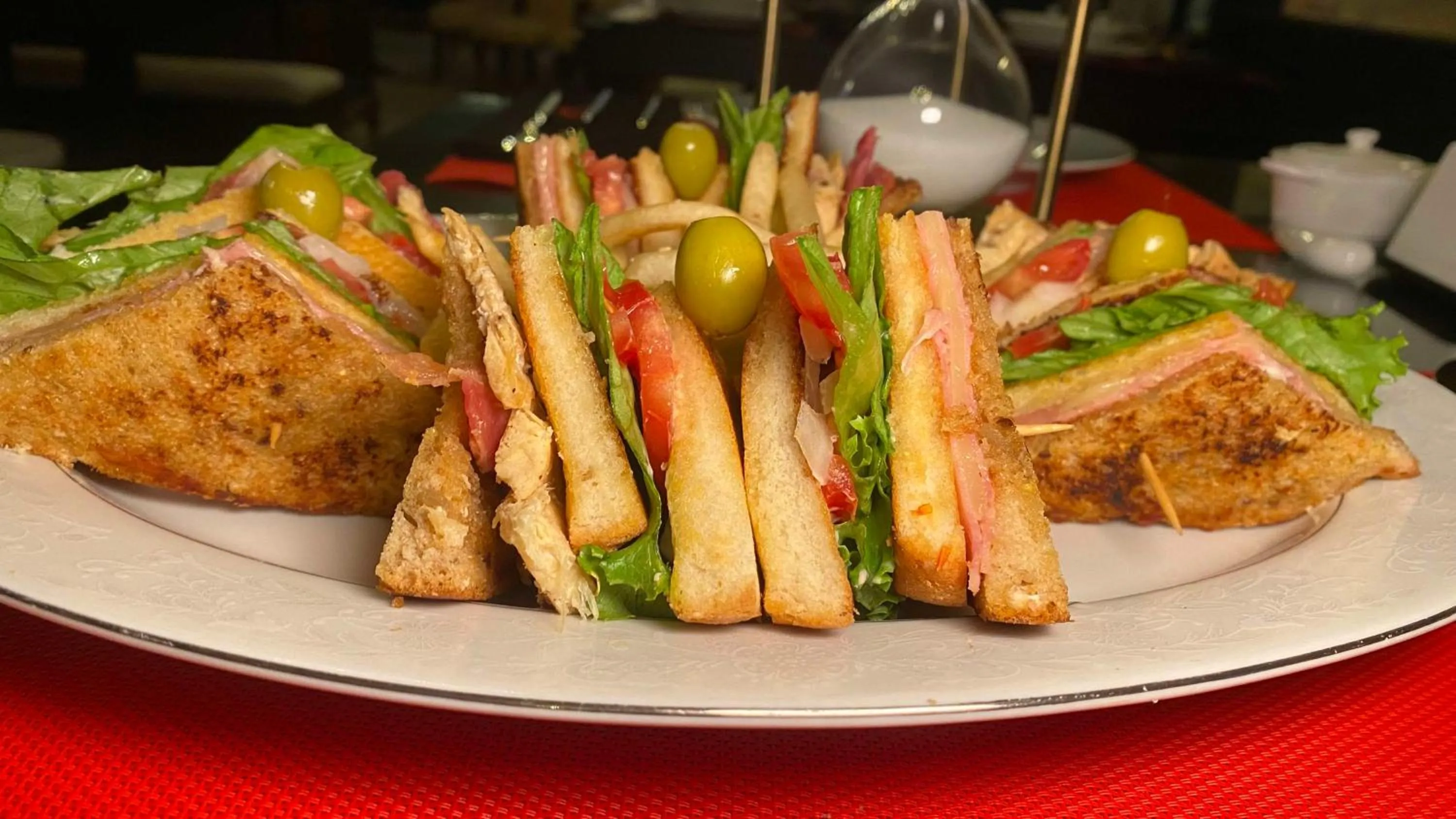 Restaurant/places to eat in Hotel Black Boutique