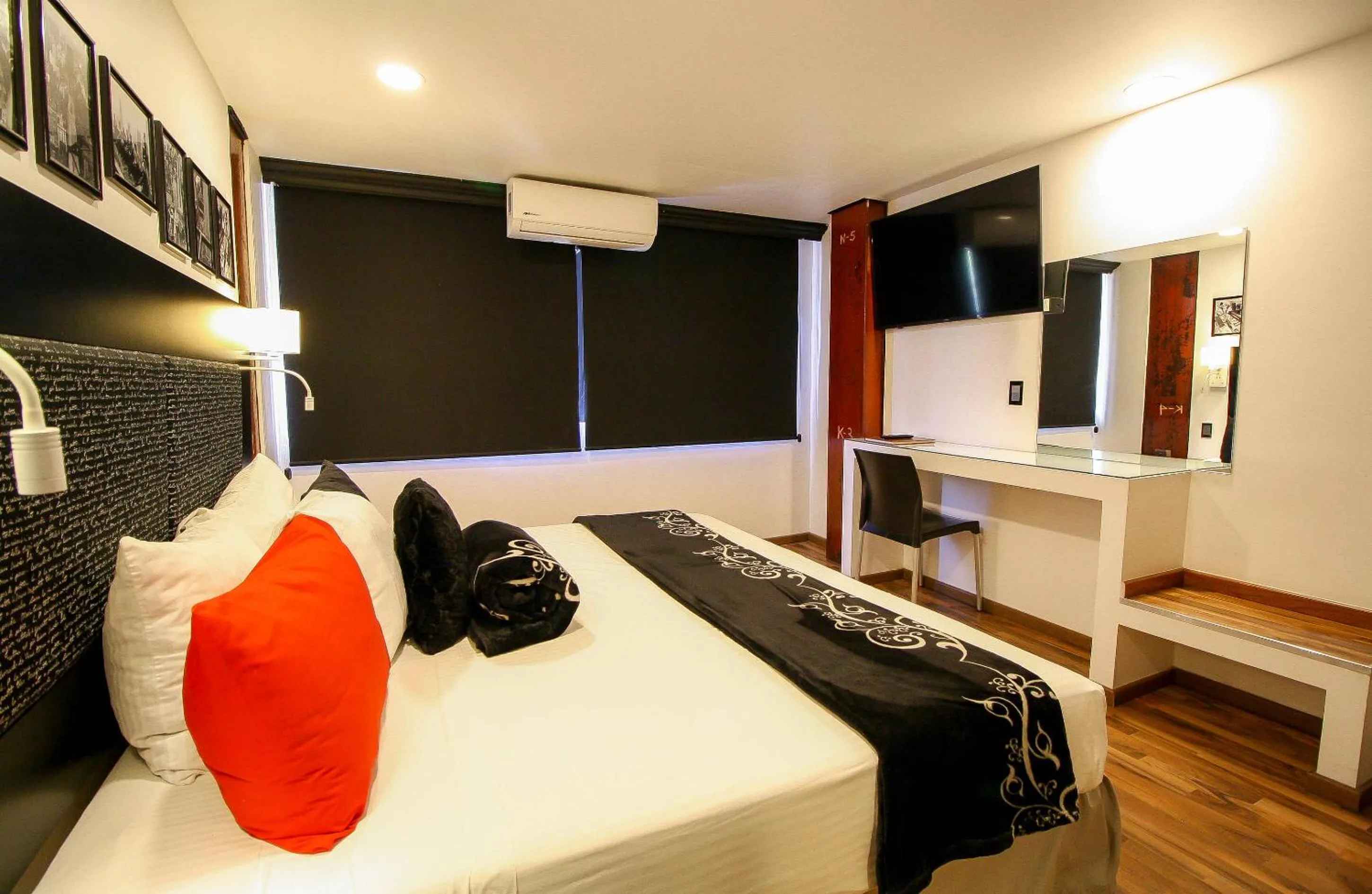 Photo of the whole room, Bed in Hotel Black Boutique