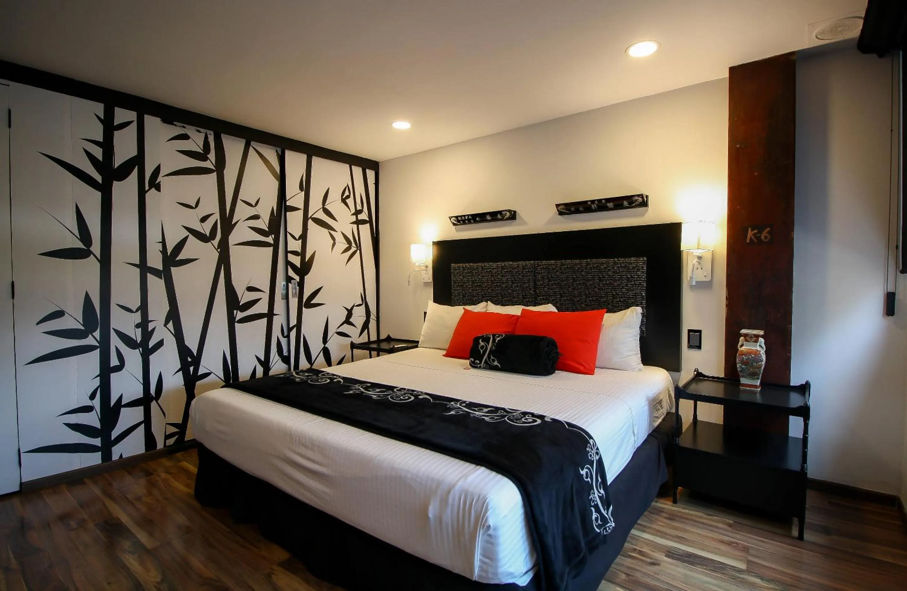 Bed in Hotel Black Boutique