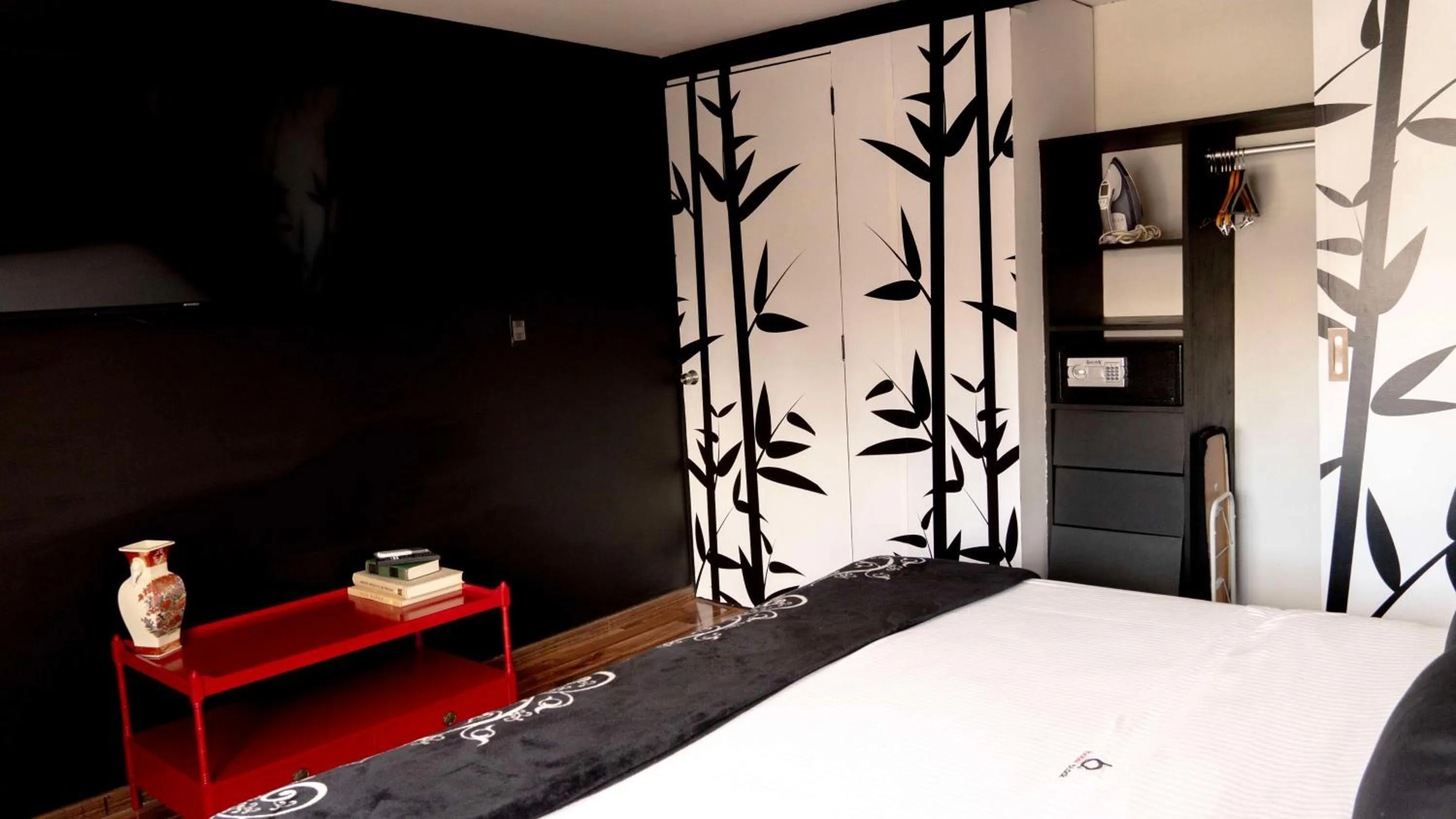 Photo of the whole room, Bed in Hotel Black Boutique