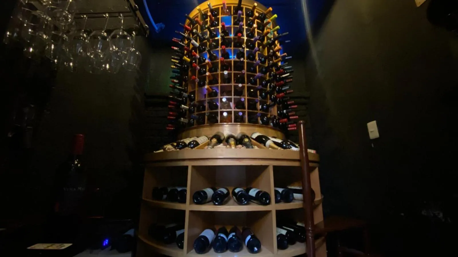 Restaurant/places to eat in Hotel Black Boutique