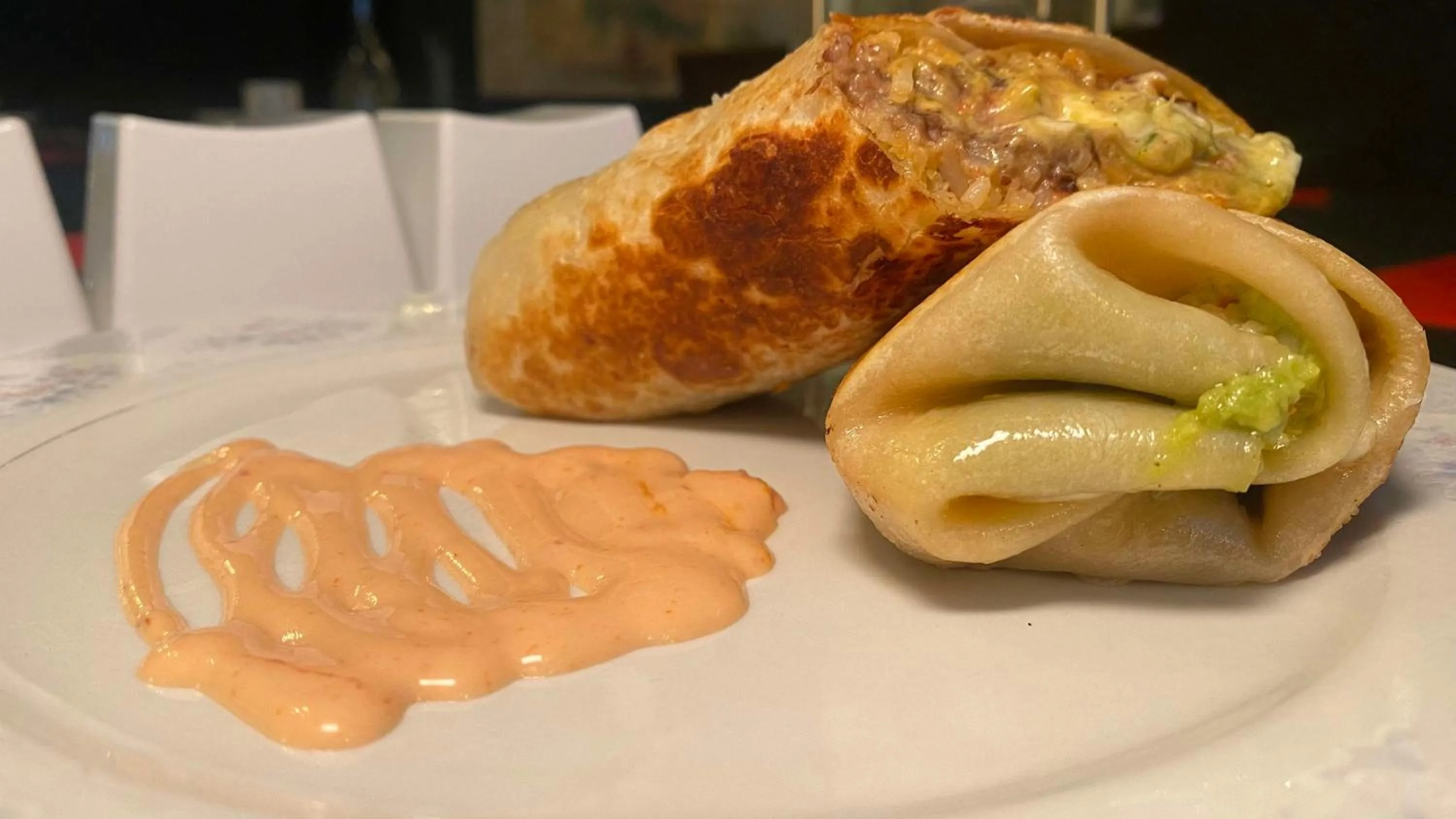 Restaurant/places to eat in Hotel Black Boutique