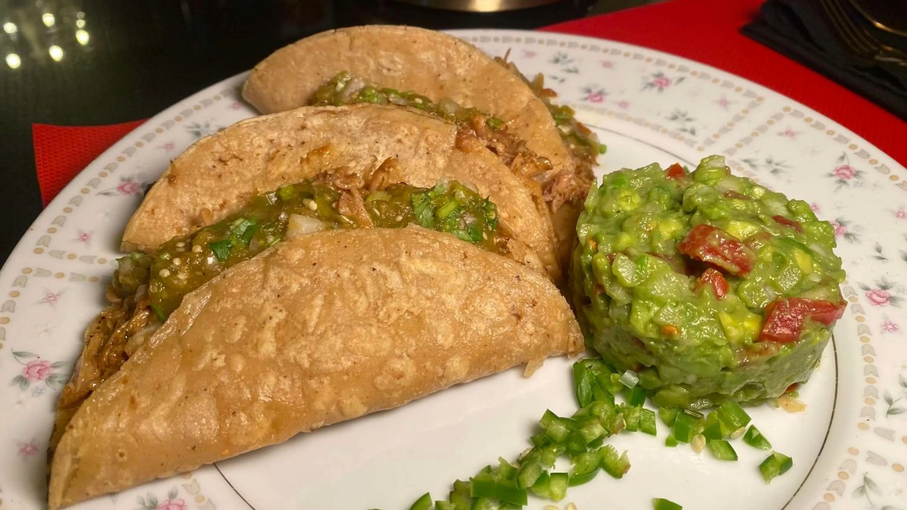 Restaurant/places to eat in Hotel Black Boutique