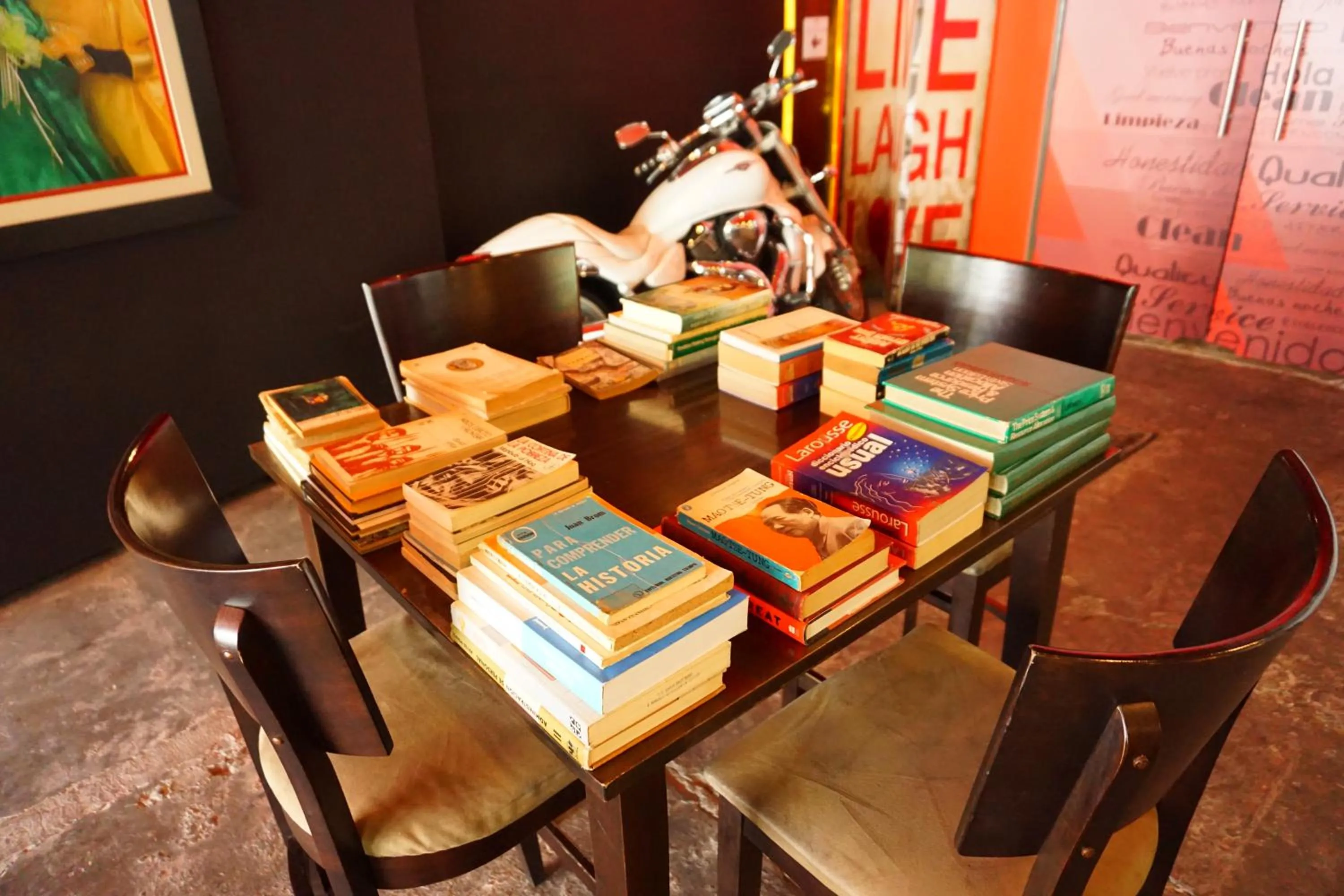 Library in Hotel Black Boutique