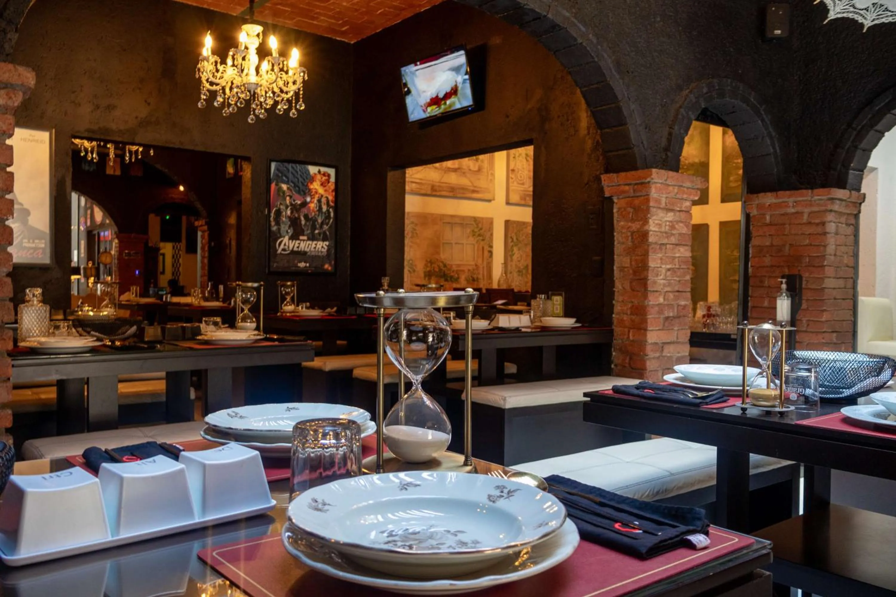 Restaurant/places to eat in Hotel Black Boutique