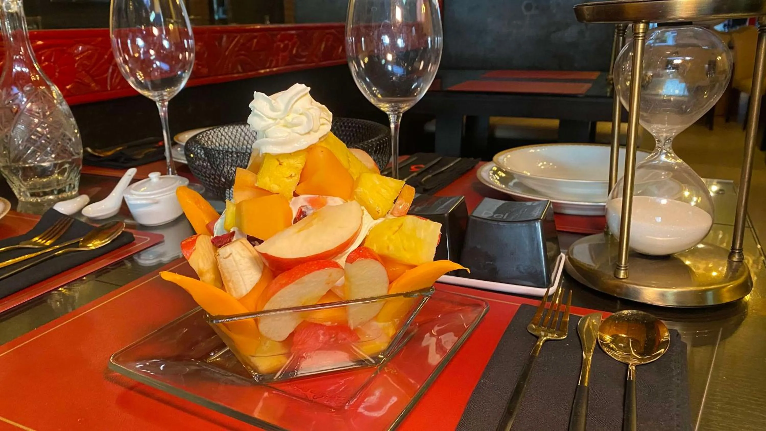 Restaurant/places to eat in Hotel Black Boutique