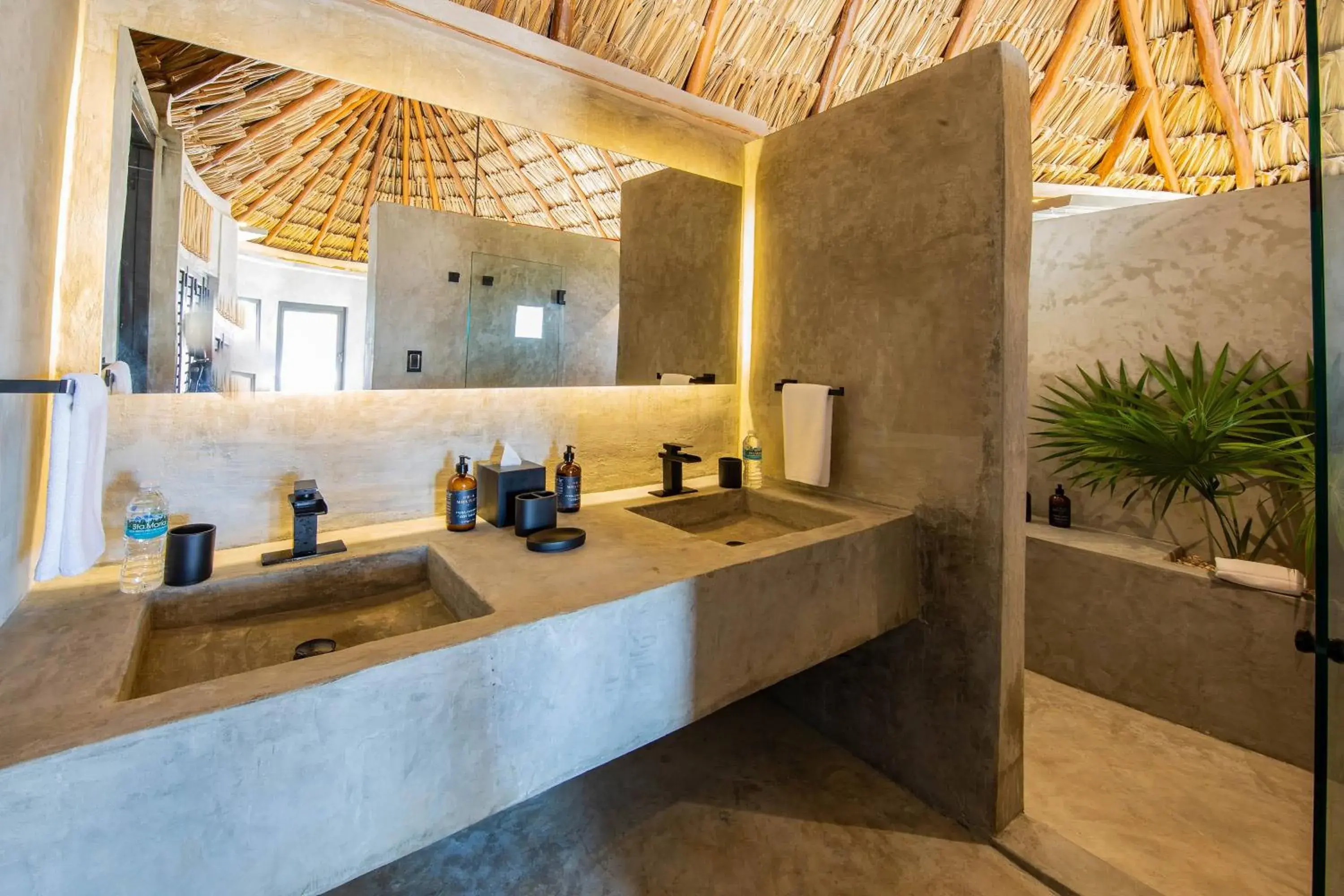 Shower in Maya Tulum By G Hotels Shower in Maya Tulum By G Hotels