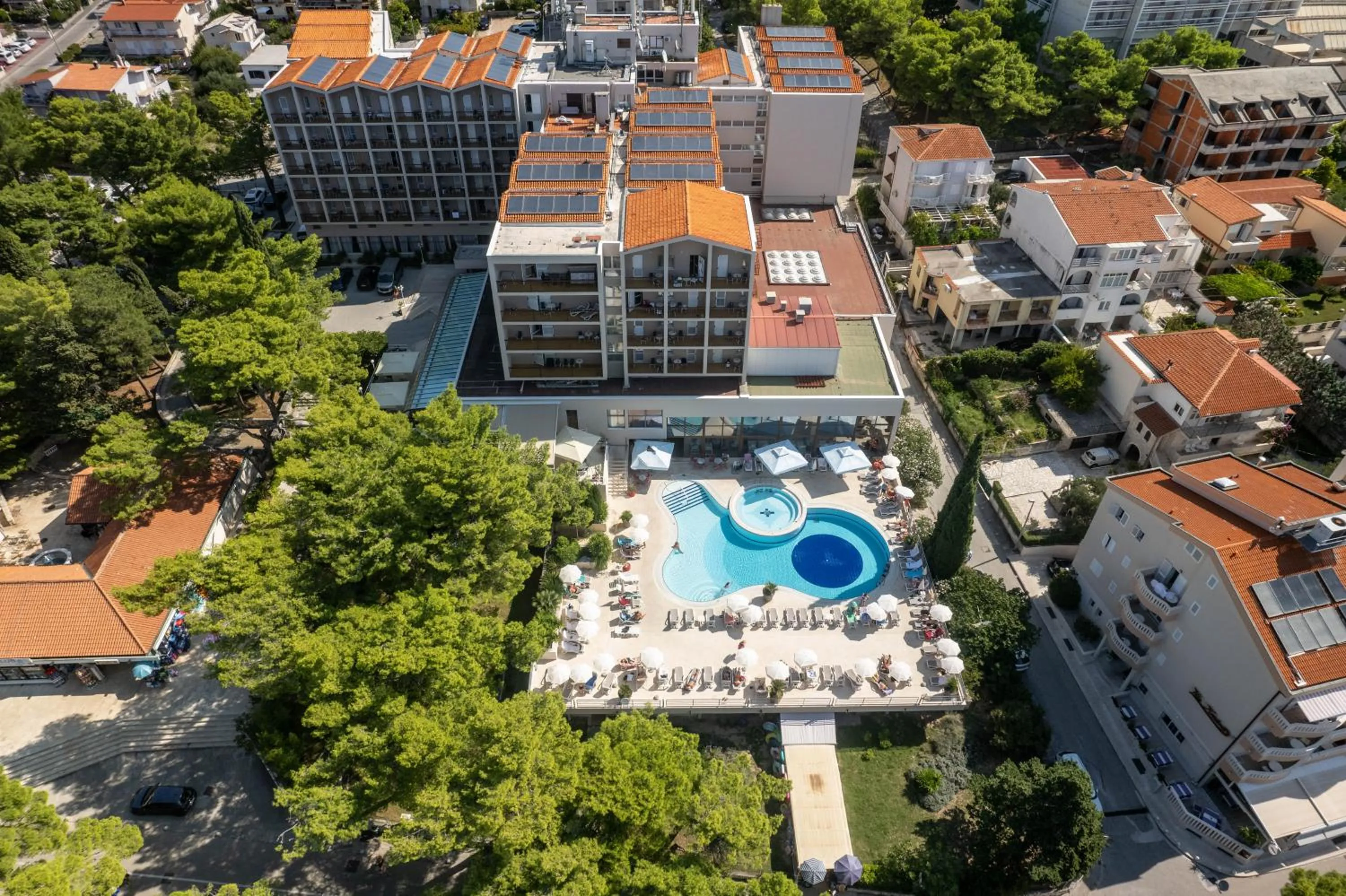 Property building in Hotel Horizont