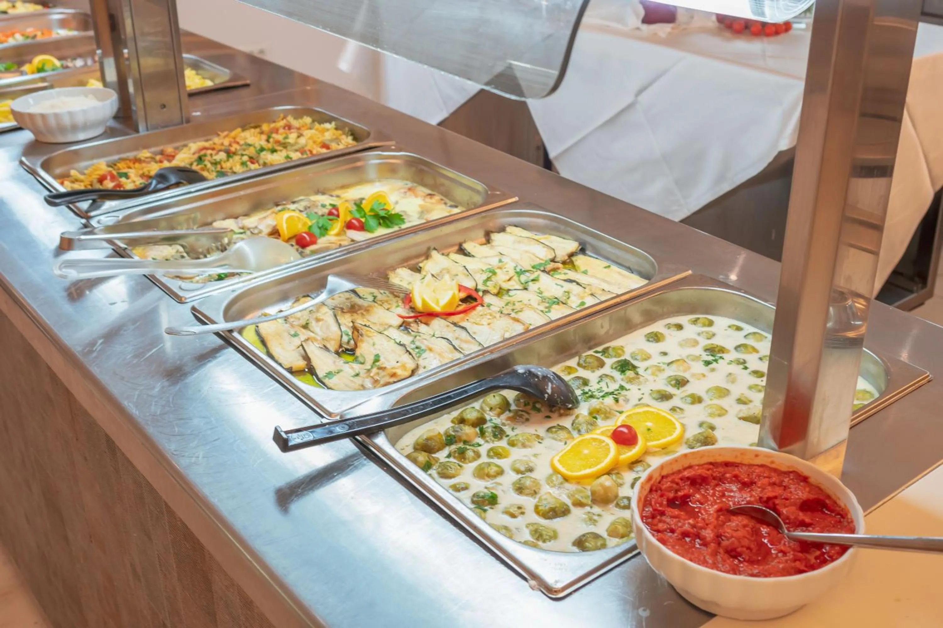 Restaurant/places to eat in Hotel Horizont