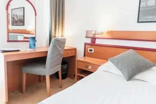 Standard Single Room with Mountain View in Hotel Horizont Standard Single Room with Mountain View in Hotel Horizont