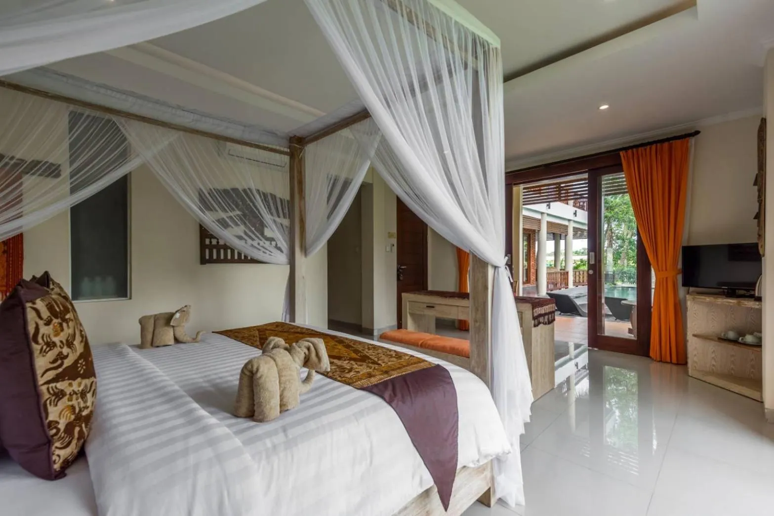 Bed in Gefecon Villa Ubud