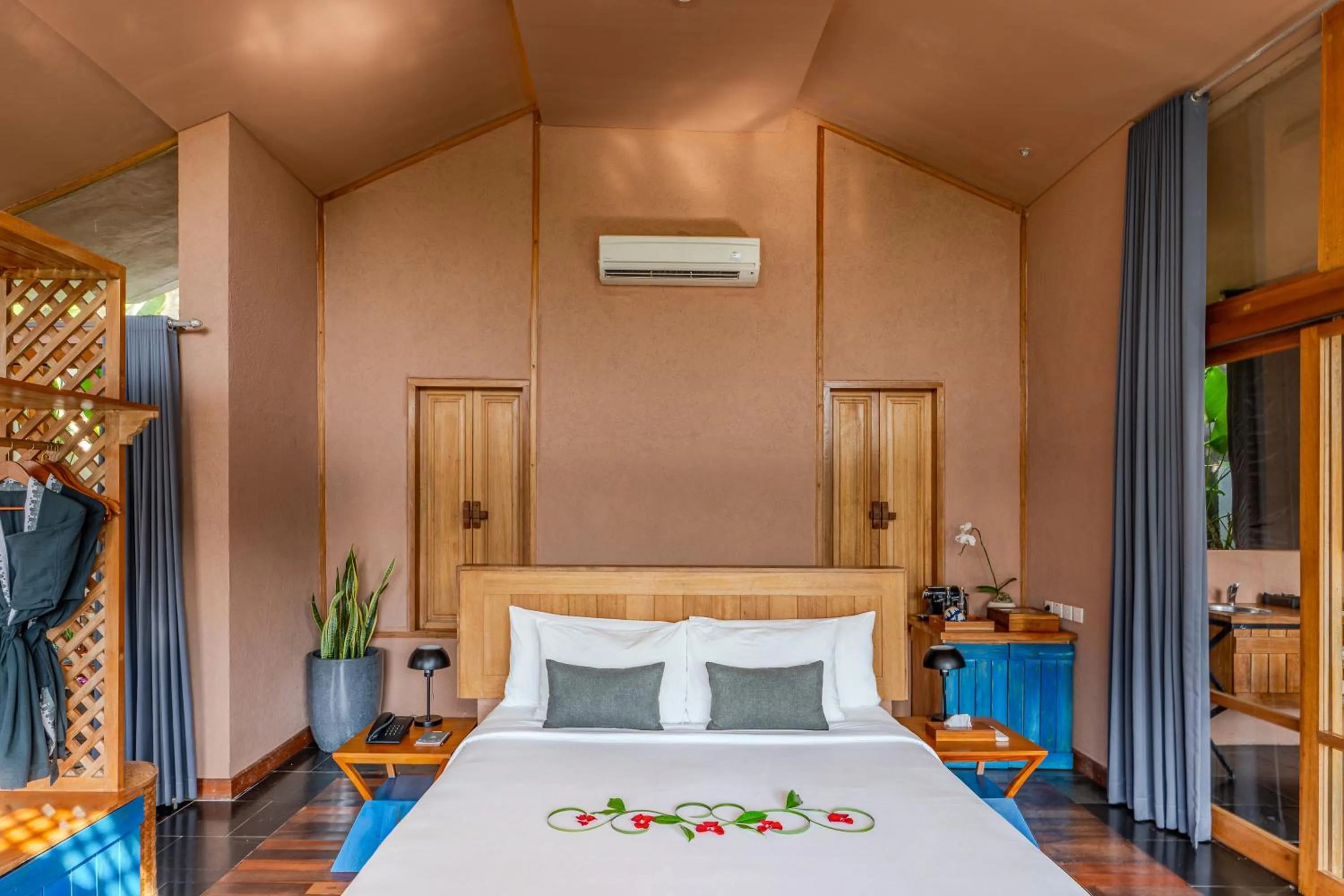 Bed in Amora Ubud Boutique Villas