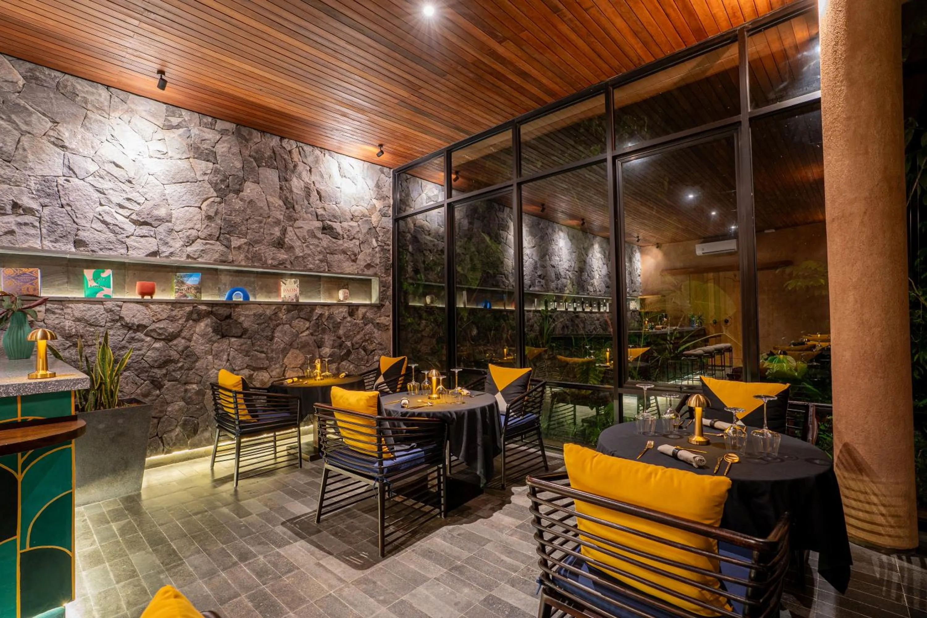 Restaurant/places to eat in Amora Ubud Boutique Villas