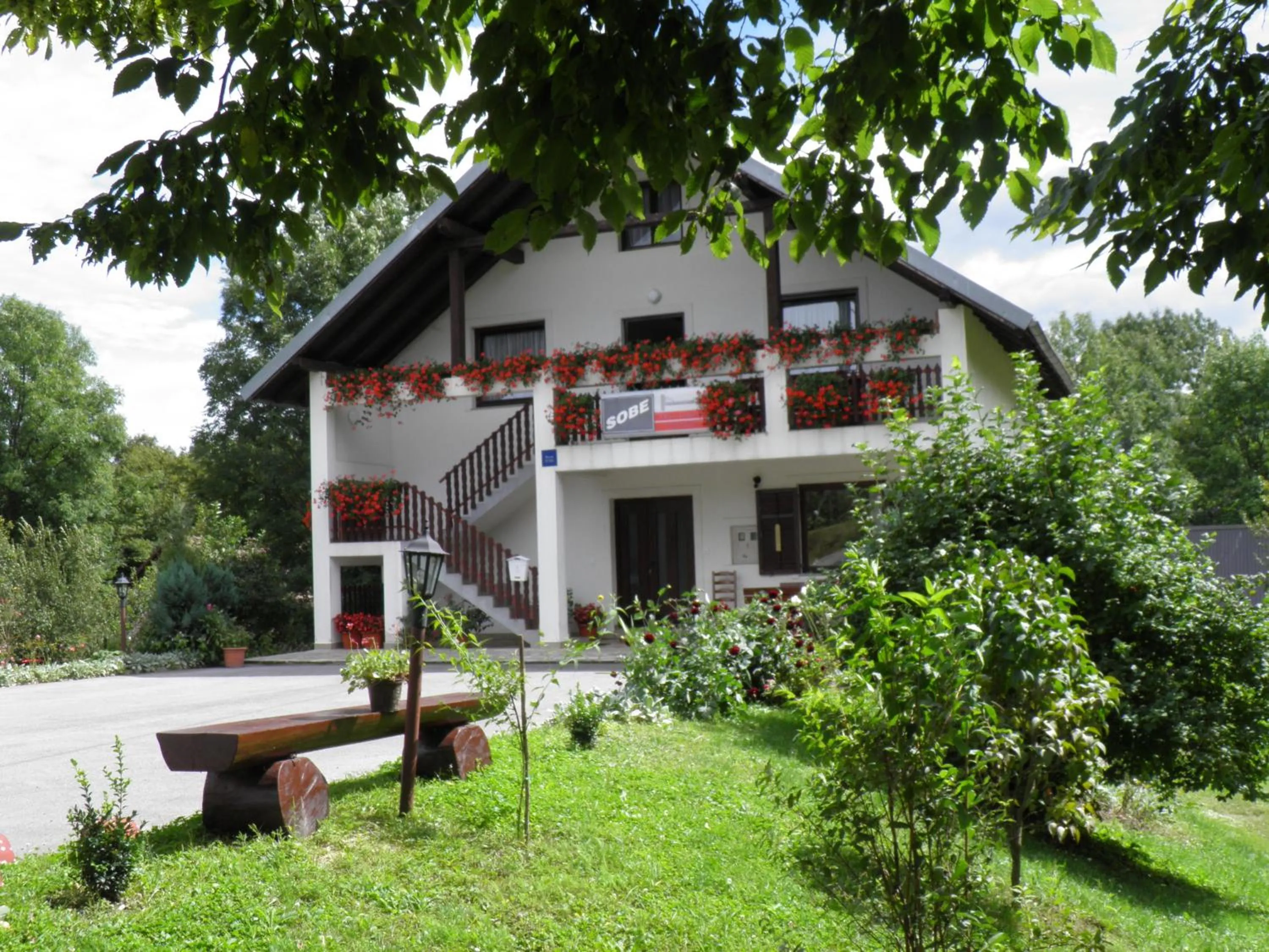 Facade/entrance in House Janja Plitvice