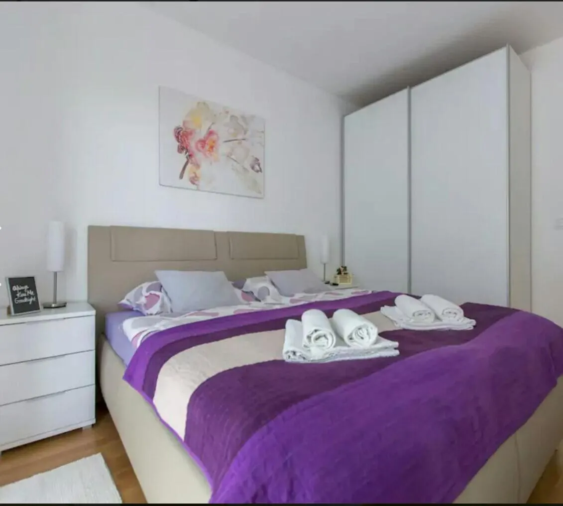 Bedroom, Bed in Apartment Ali