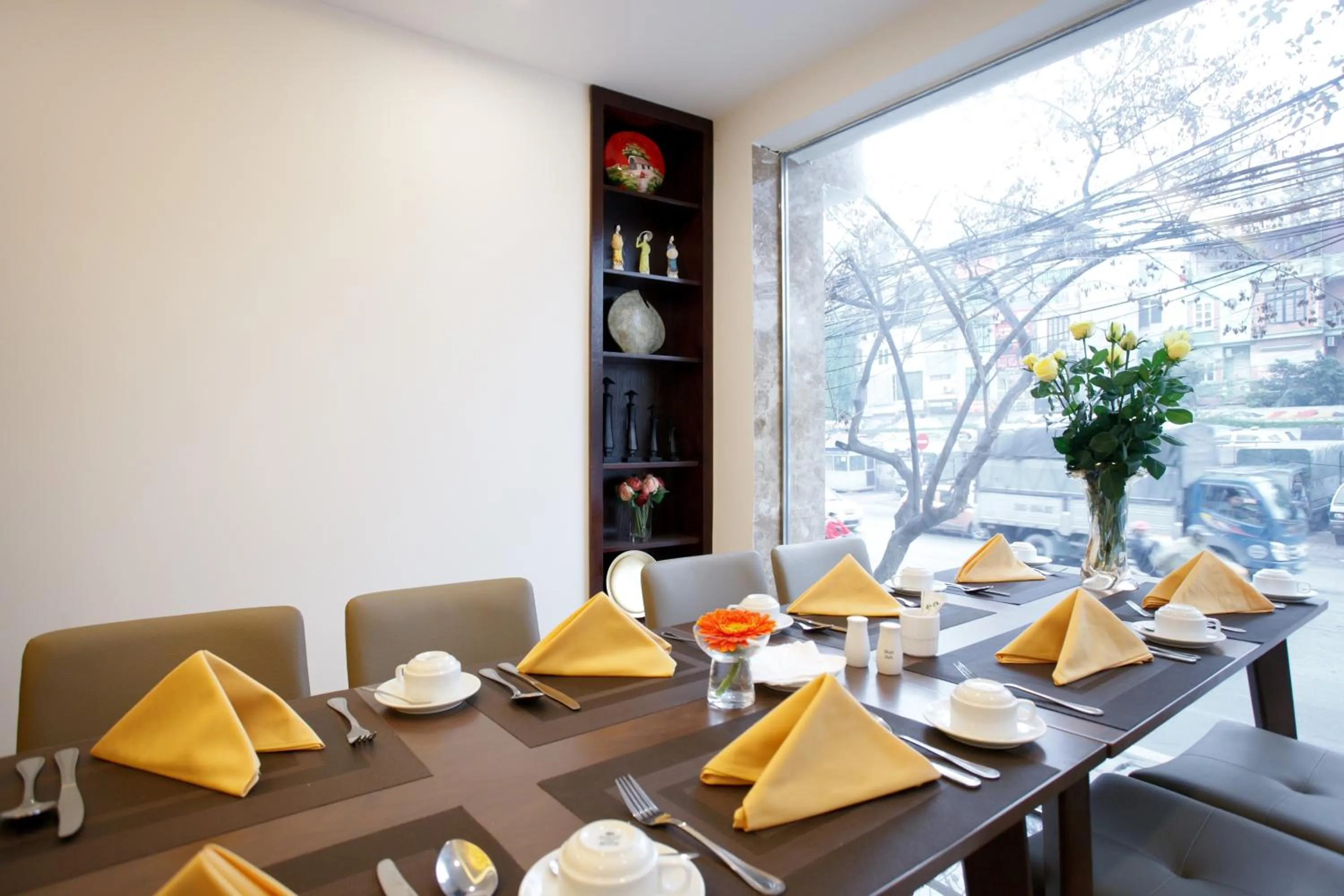 Restaurant/places to eat in Hanoi Pomihoa Hotel