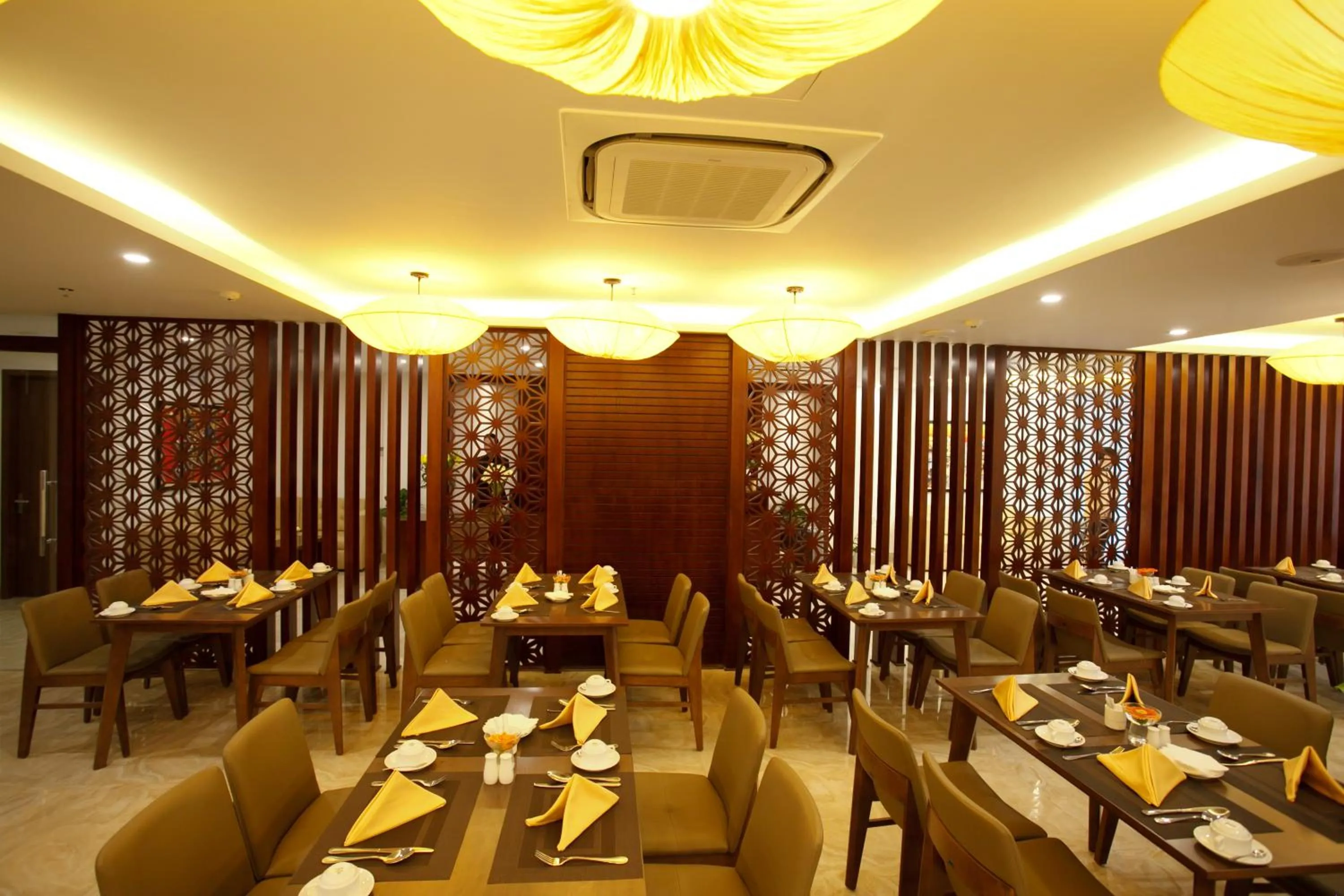Restaurant/places to eat in Hanoi Pomihoa Hotel