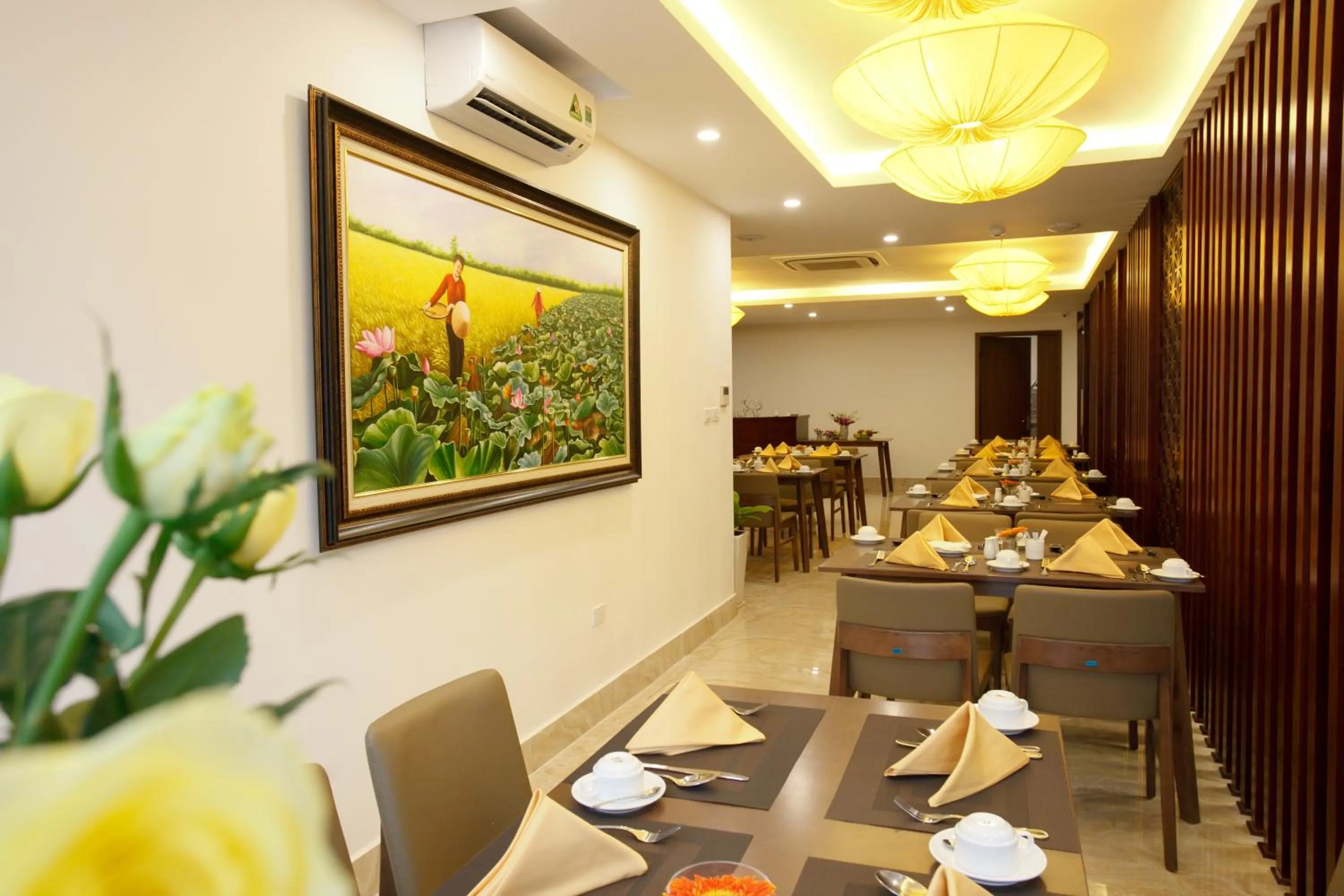 Restaurant/places to eat in Hanoi Pomihoa Hotel