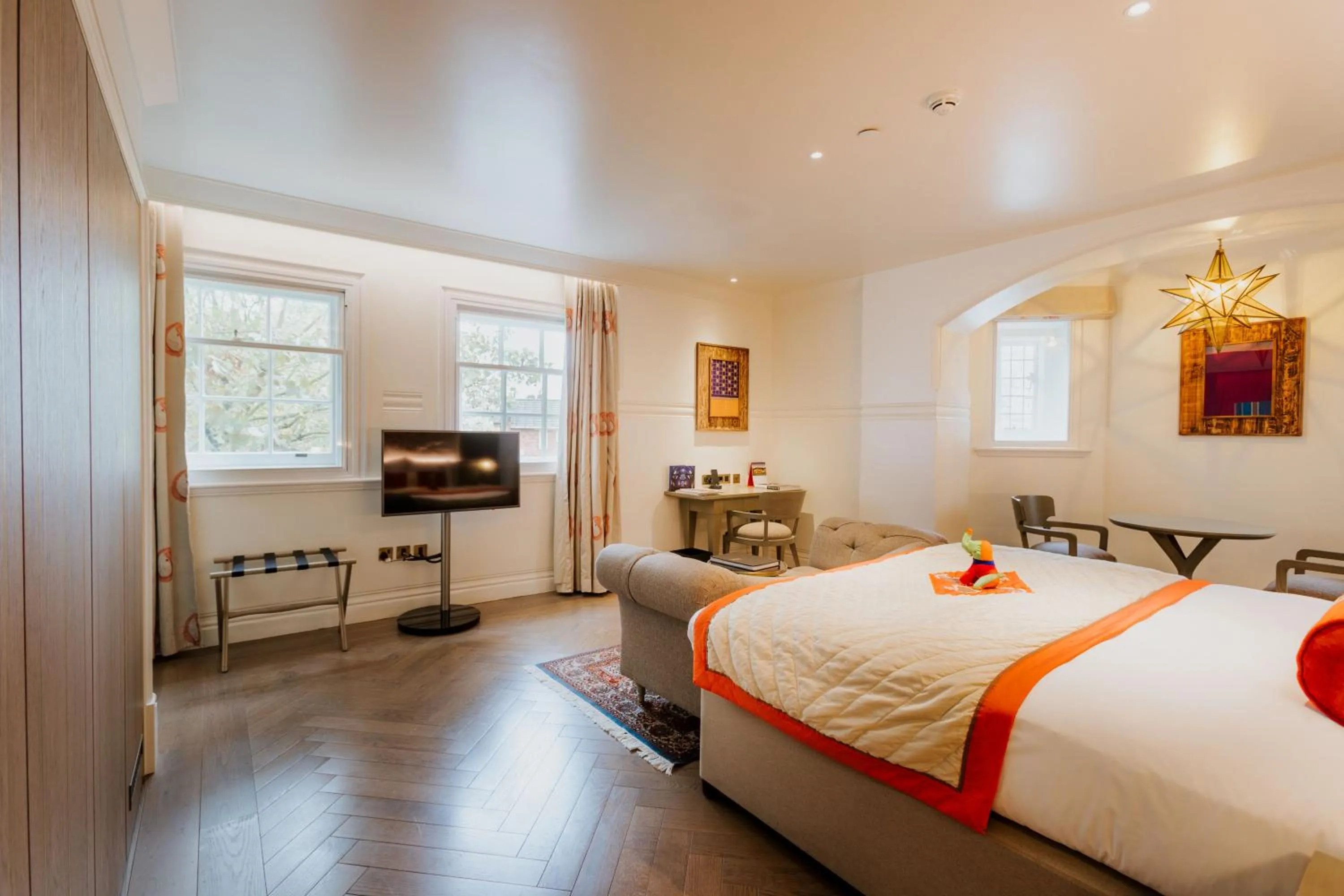 Bedroom, Bed in The LaLit London