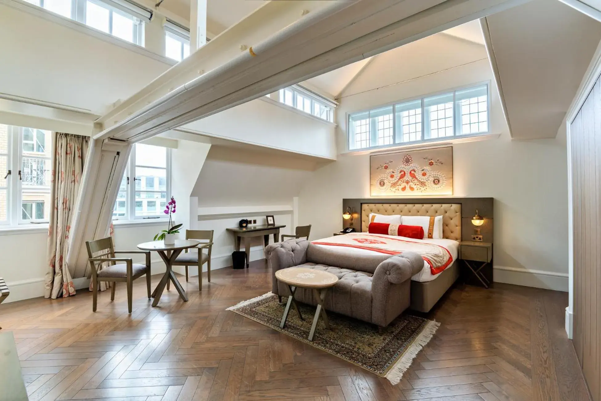 Photo of the whole room, Bed in The LaLit London Photo of the whole room, Bed in The LaLit London