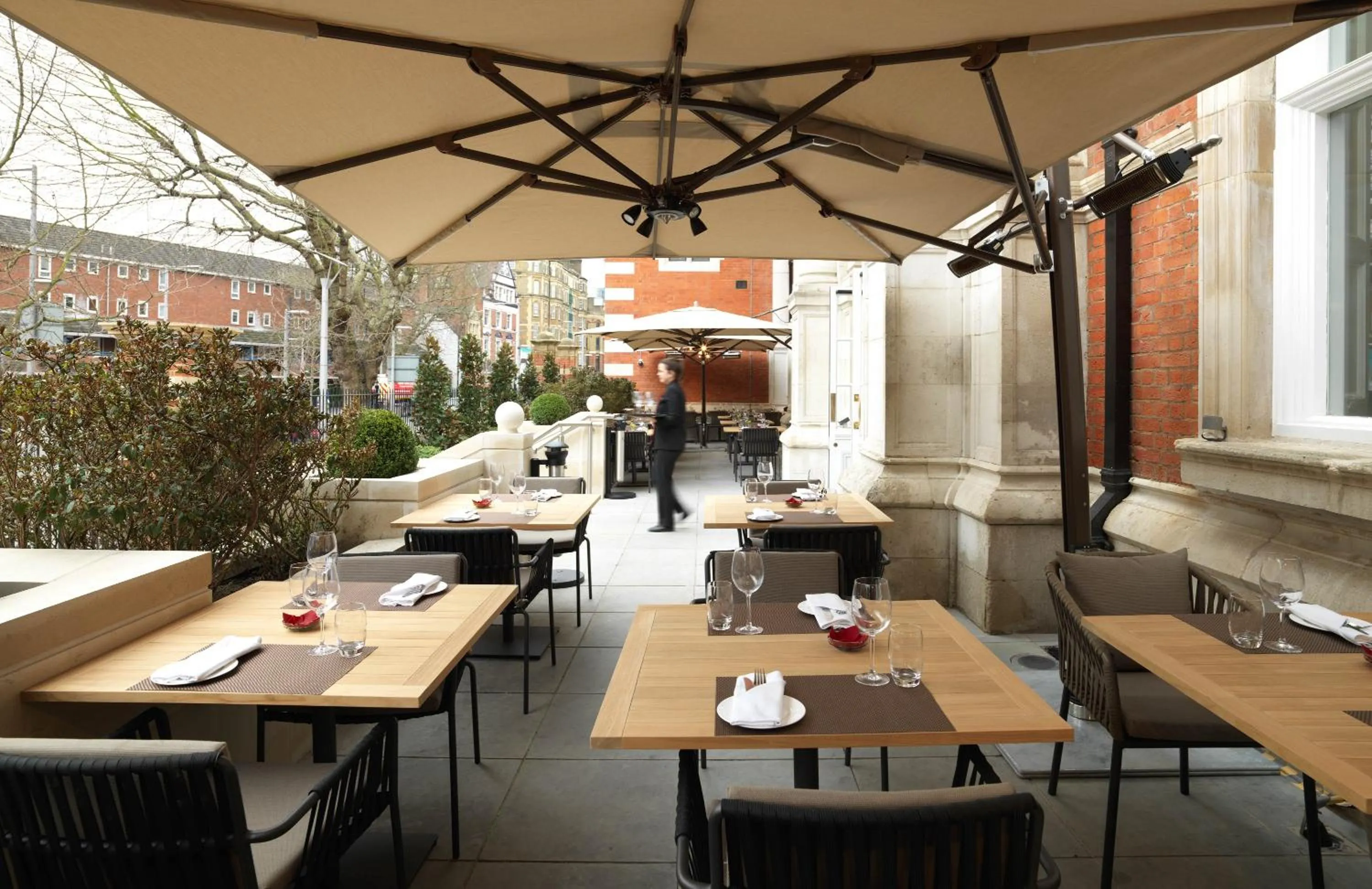 Restaurant/places to eat in The LaLit London