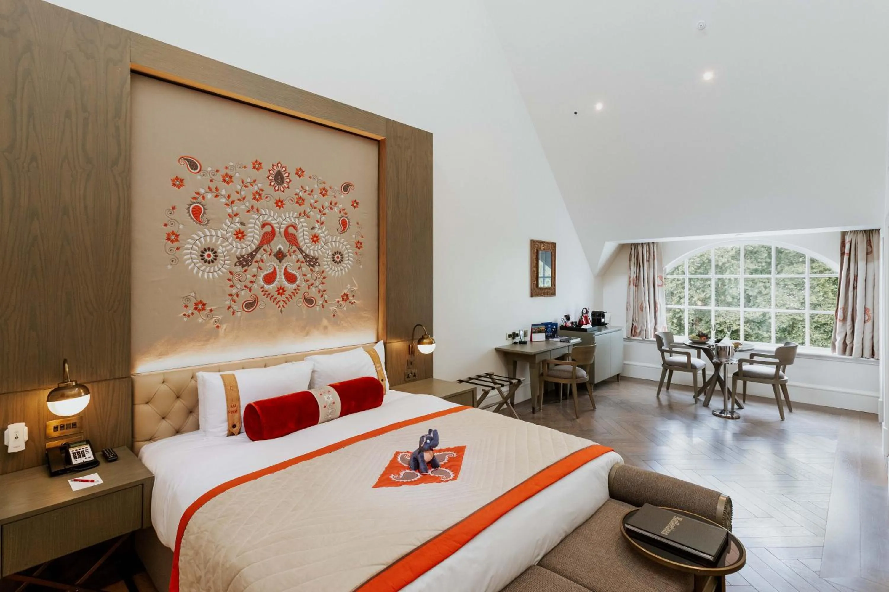 Bedroom, Bed in The LaLit London