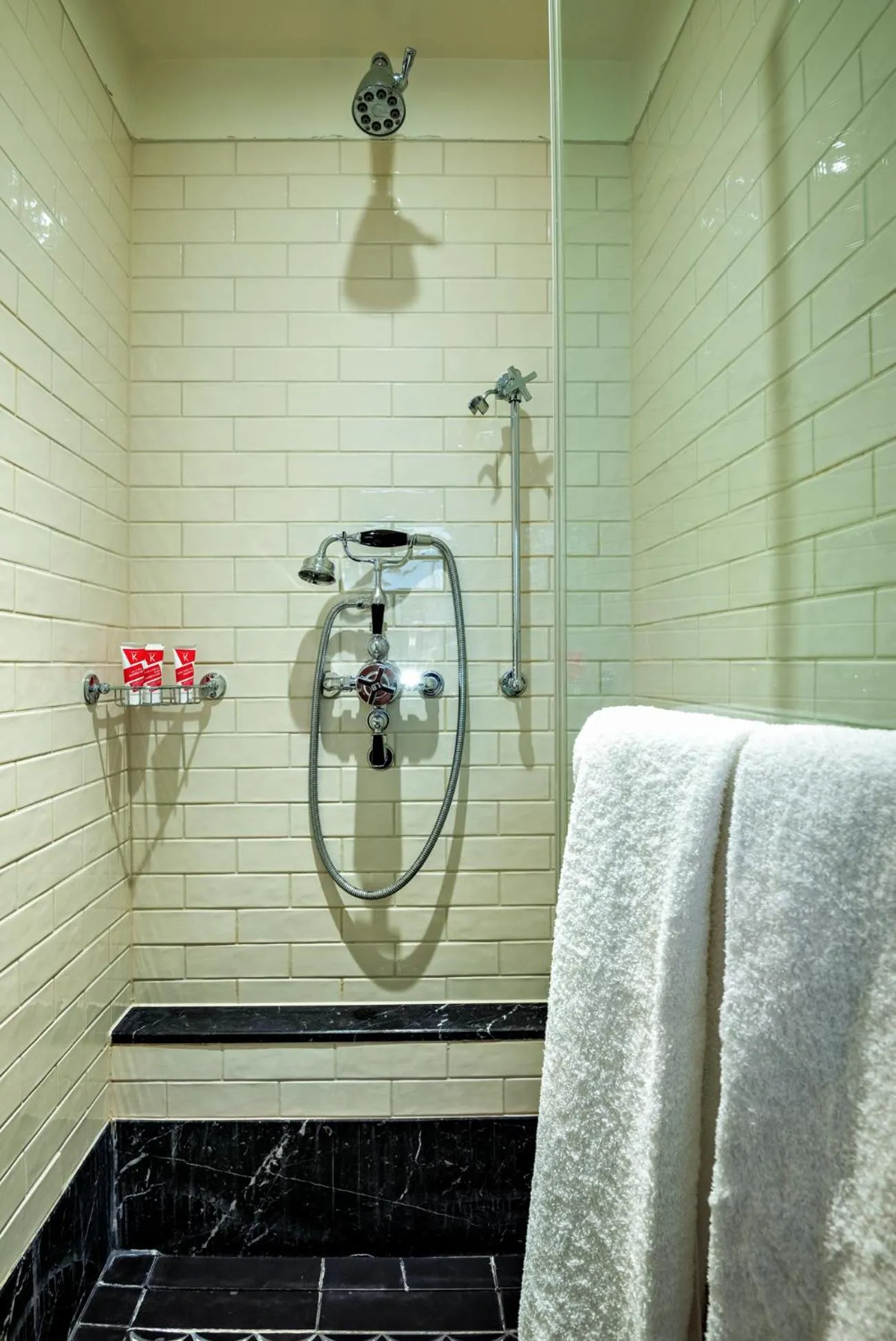 Shower in The LaLit London