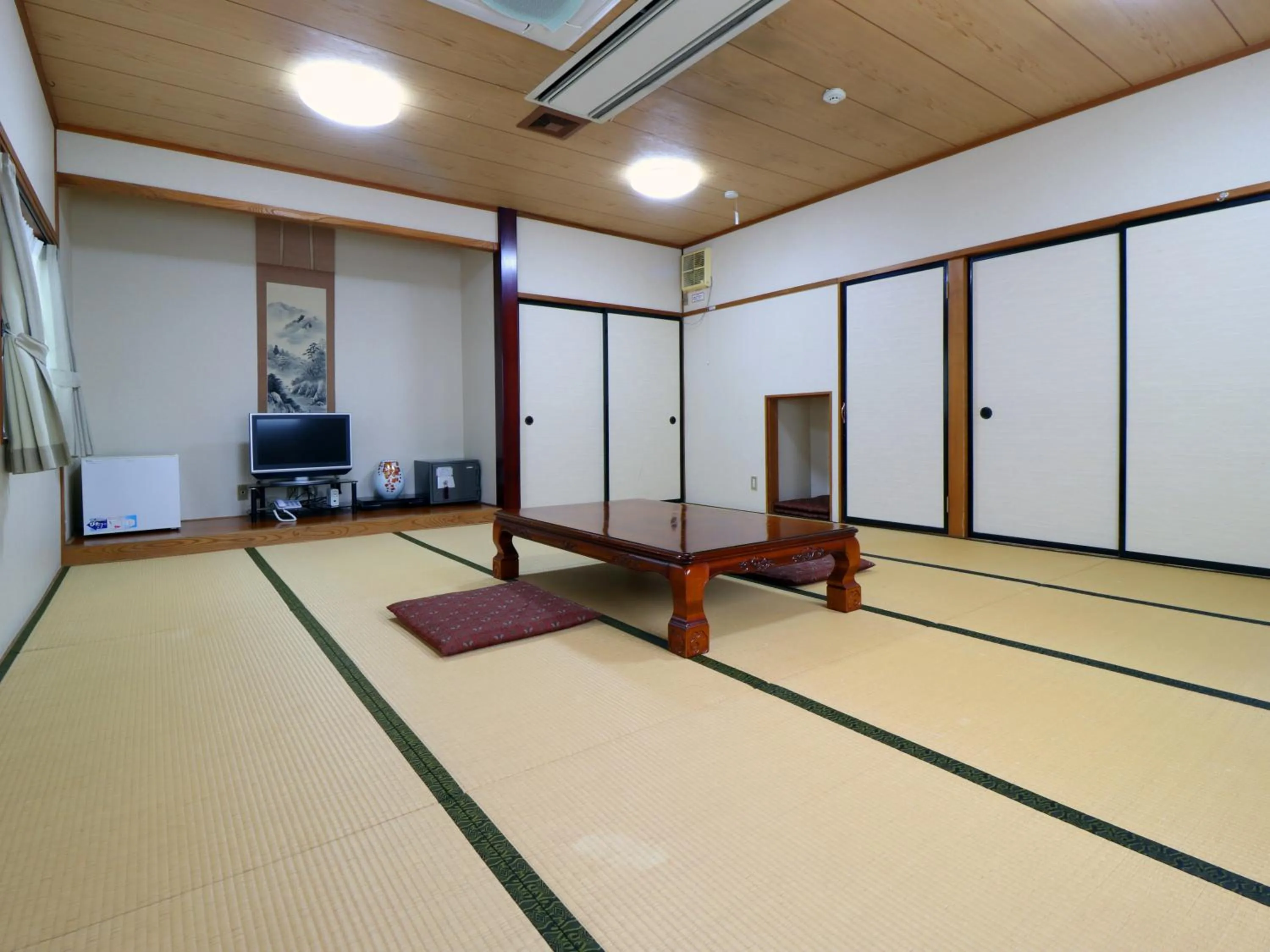 Photo of the whole room in Shugyoku no Yu Yakushido Onsen