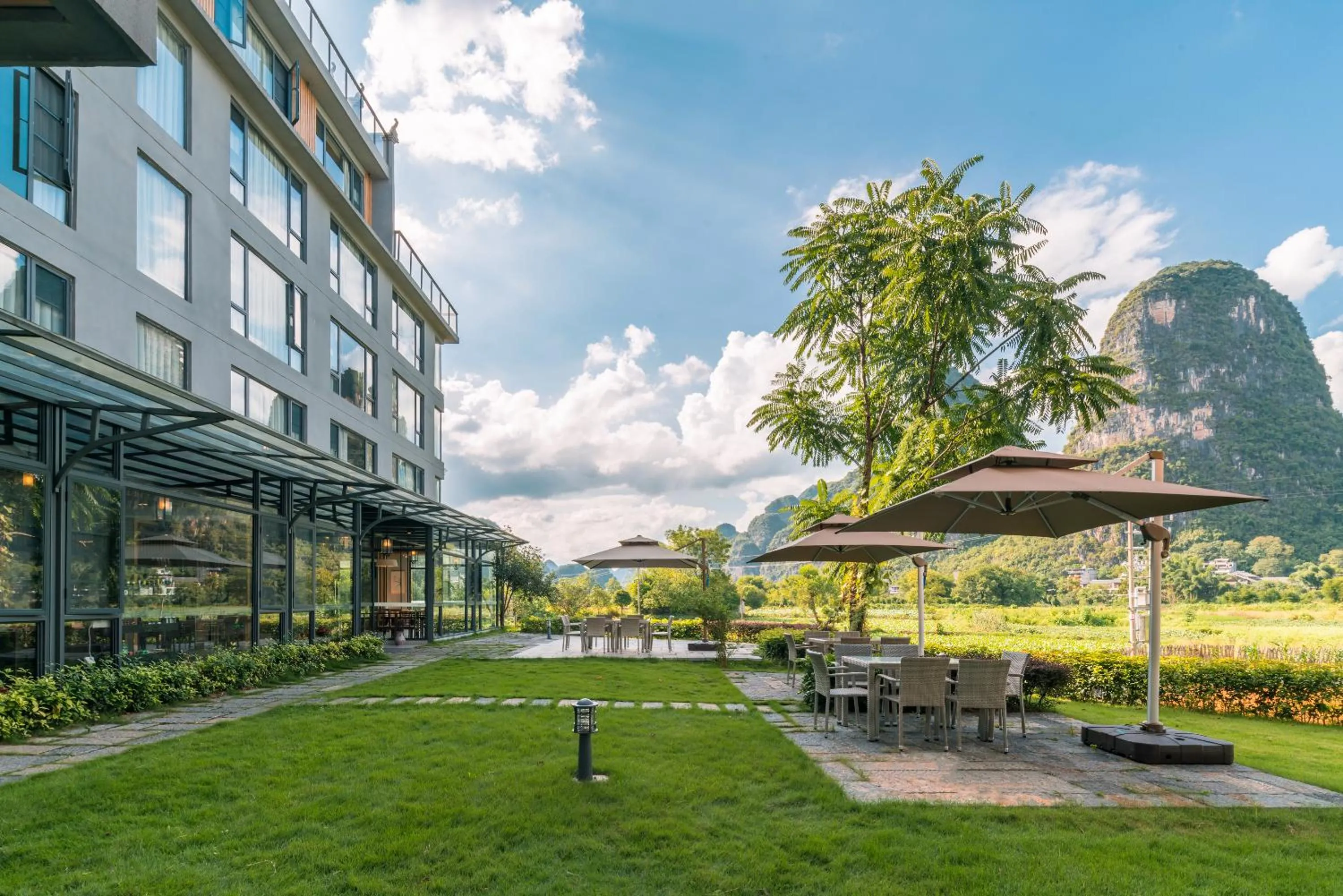 Property building in Yangshuo Zen Garden Resort - Rich Chinese traditional activities