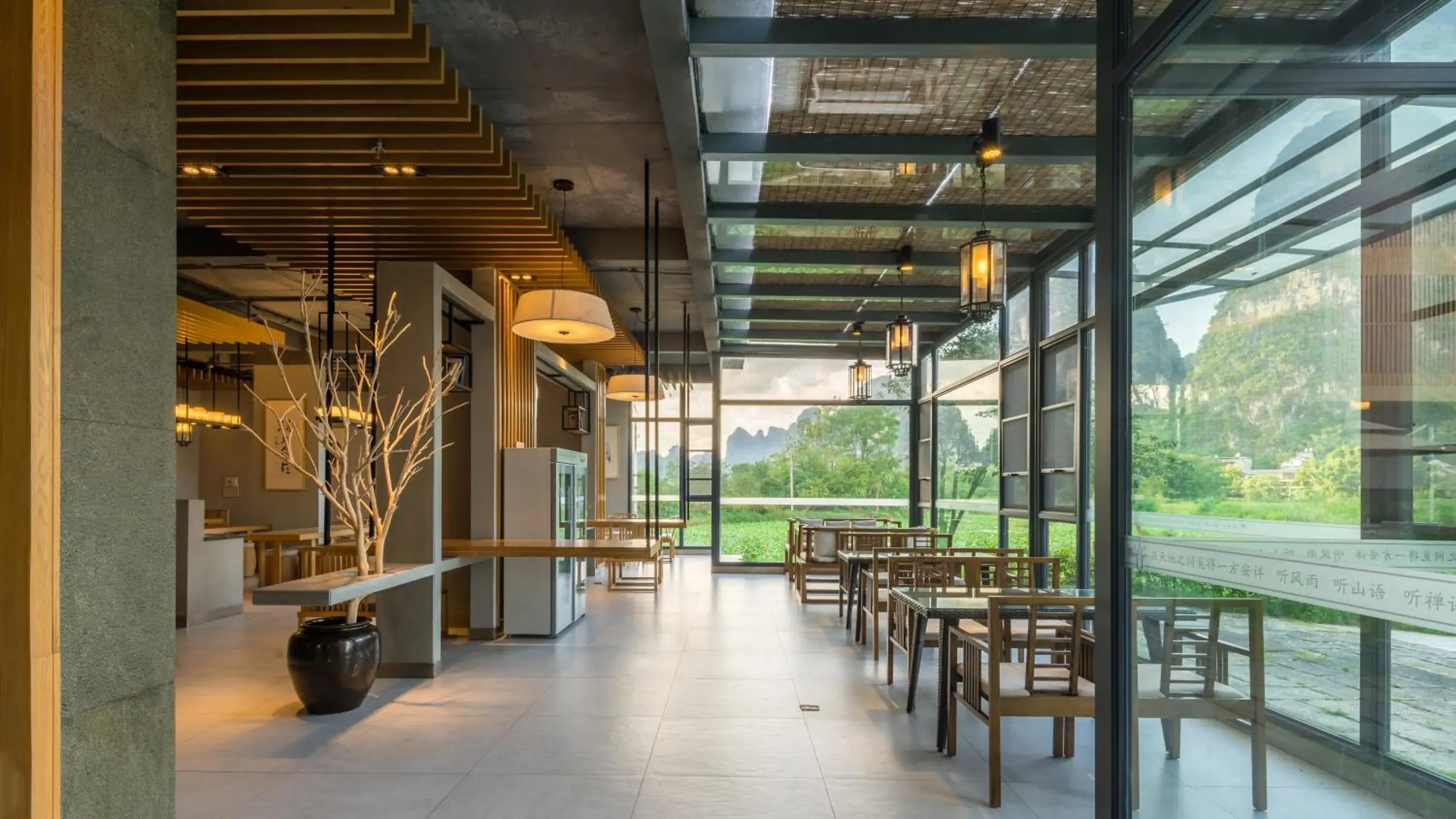 Lobby or reception in Yangshuo Zen Garden Resort - Rich Chinese traditional activities Lobby or reception in Yangshuo Zen Garden Resort - Rich Chinese traditional activities
