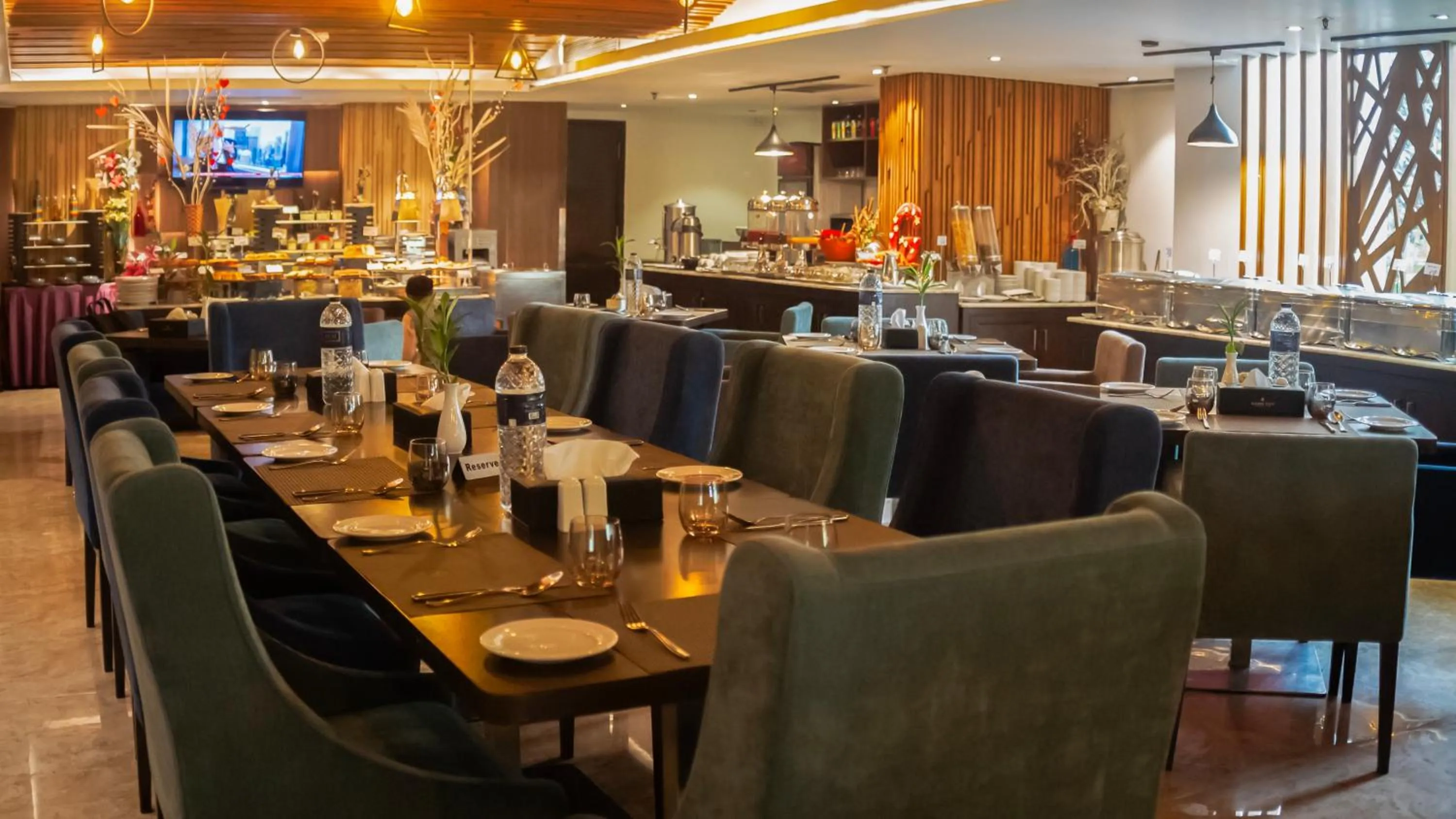 Restaurant/places to eat in Golden Tulip The Grandmark-Dhaka