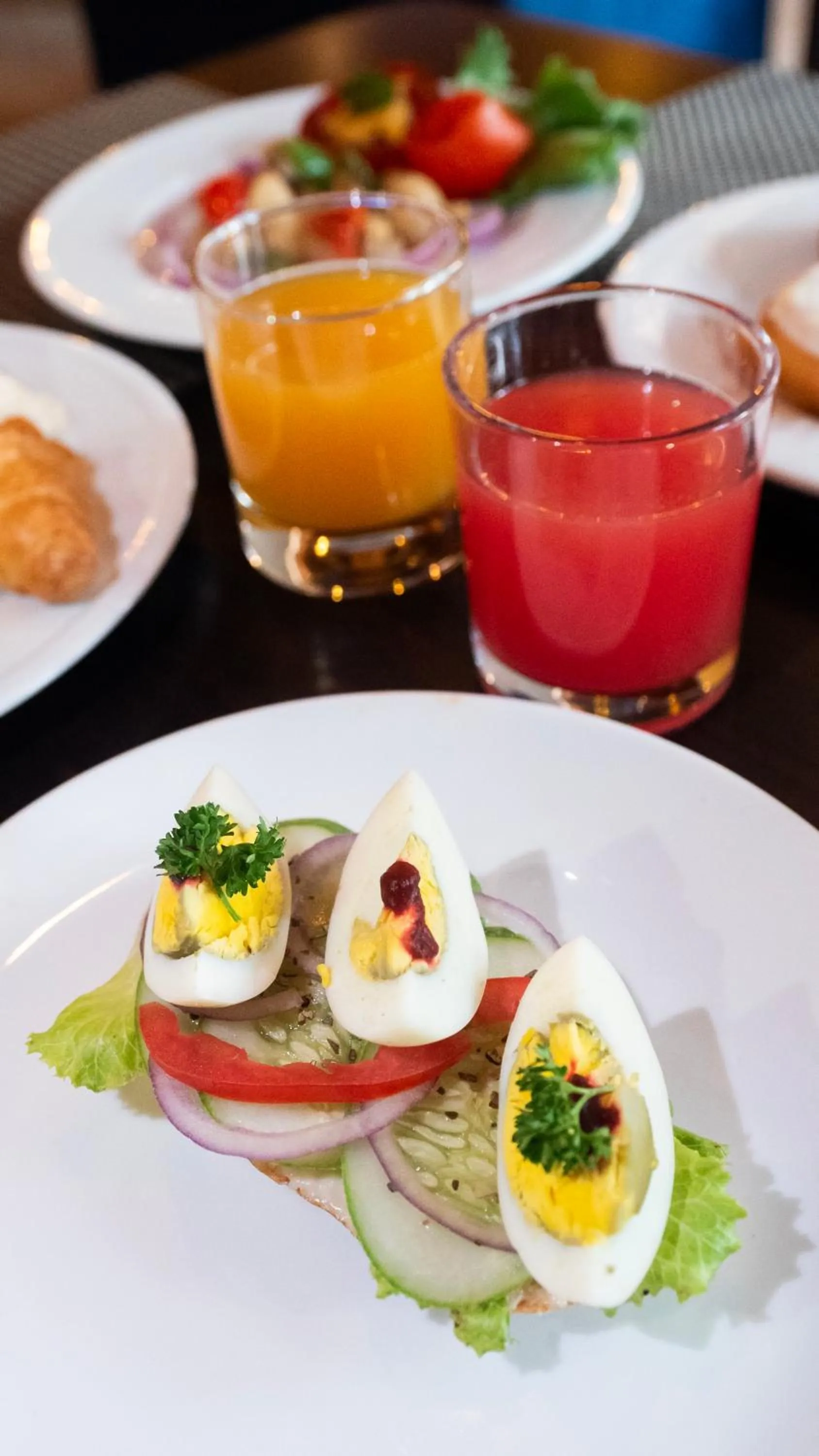 Restaurant/places to eat in Golden Tulip The Grandmark-Dhaka