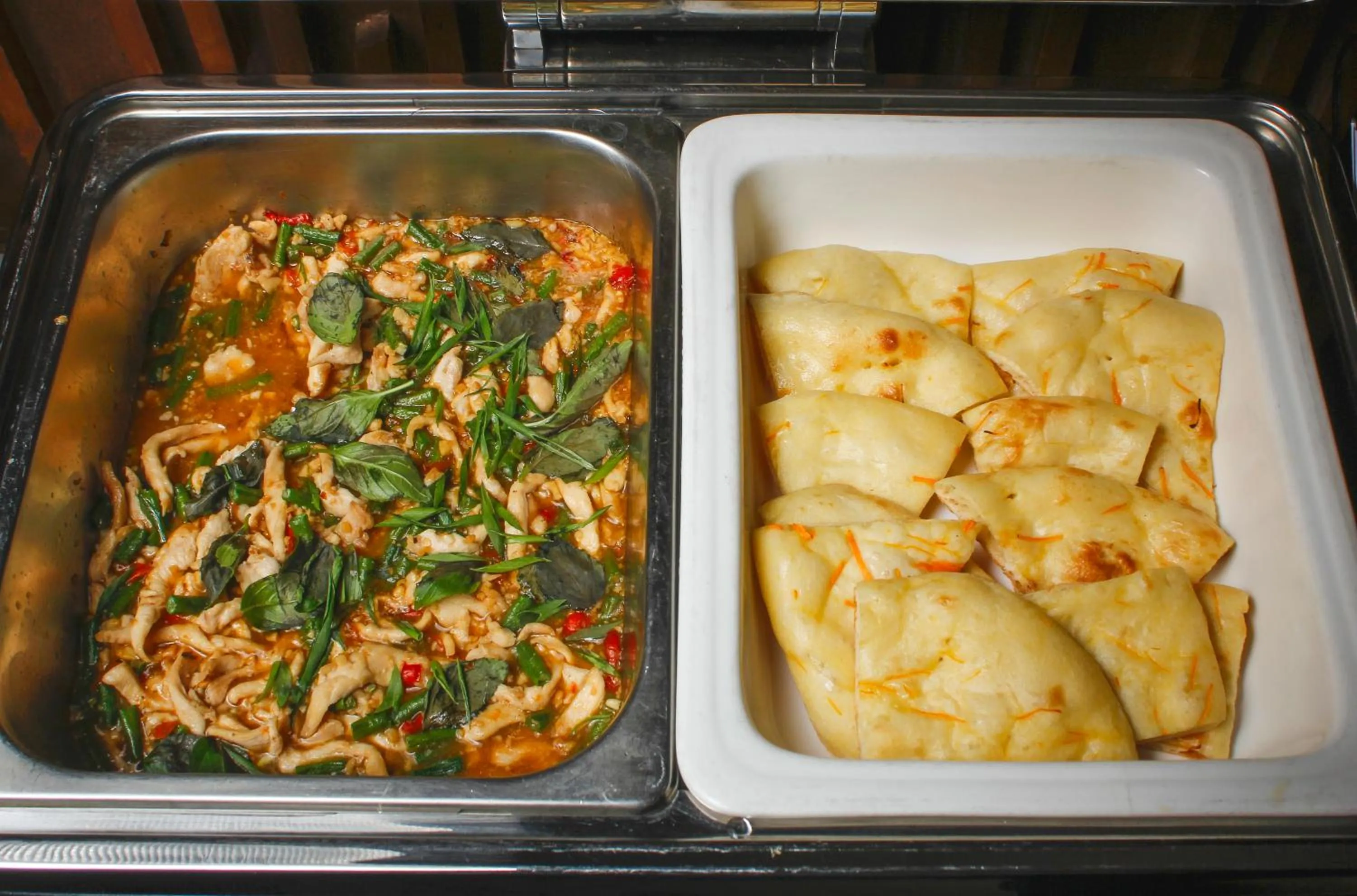 Restaurant/places to eat in Golden Tulip The Grandmark-Dhaka