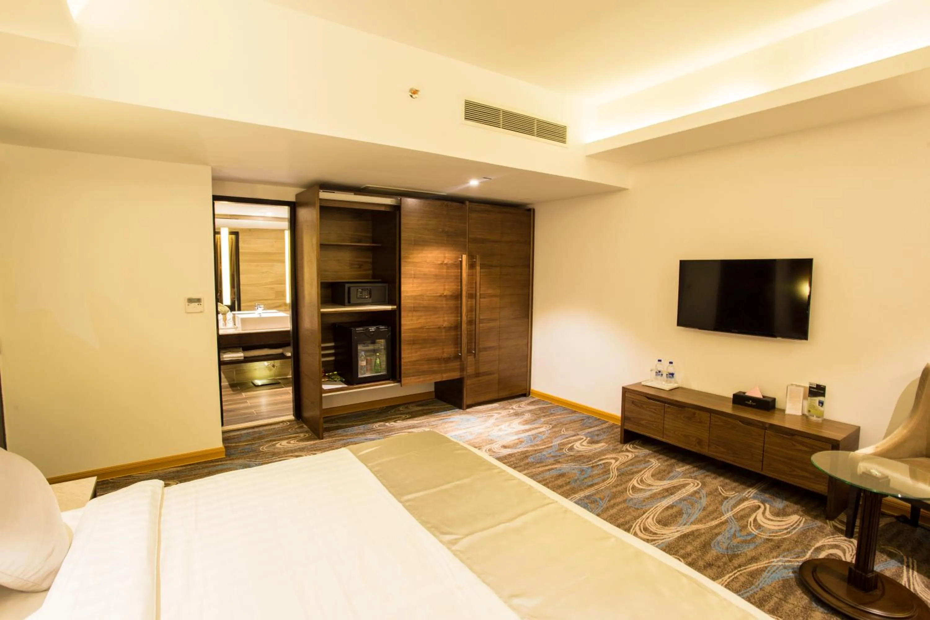 bunk bed, Bed in Golden Tulip The Grandmark-Dhaka