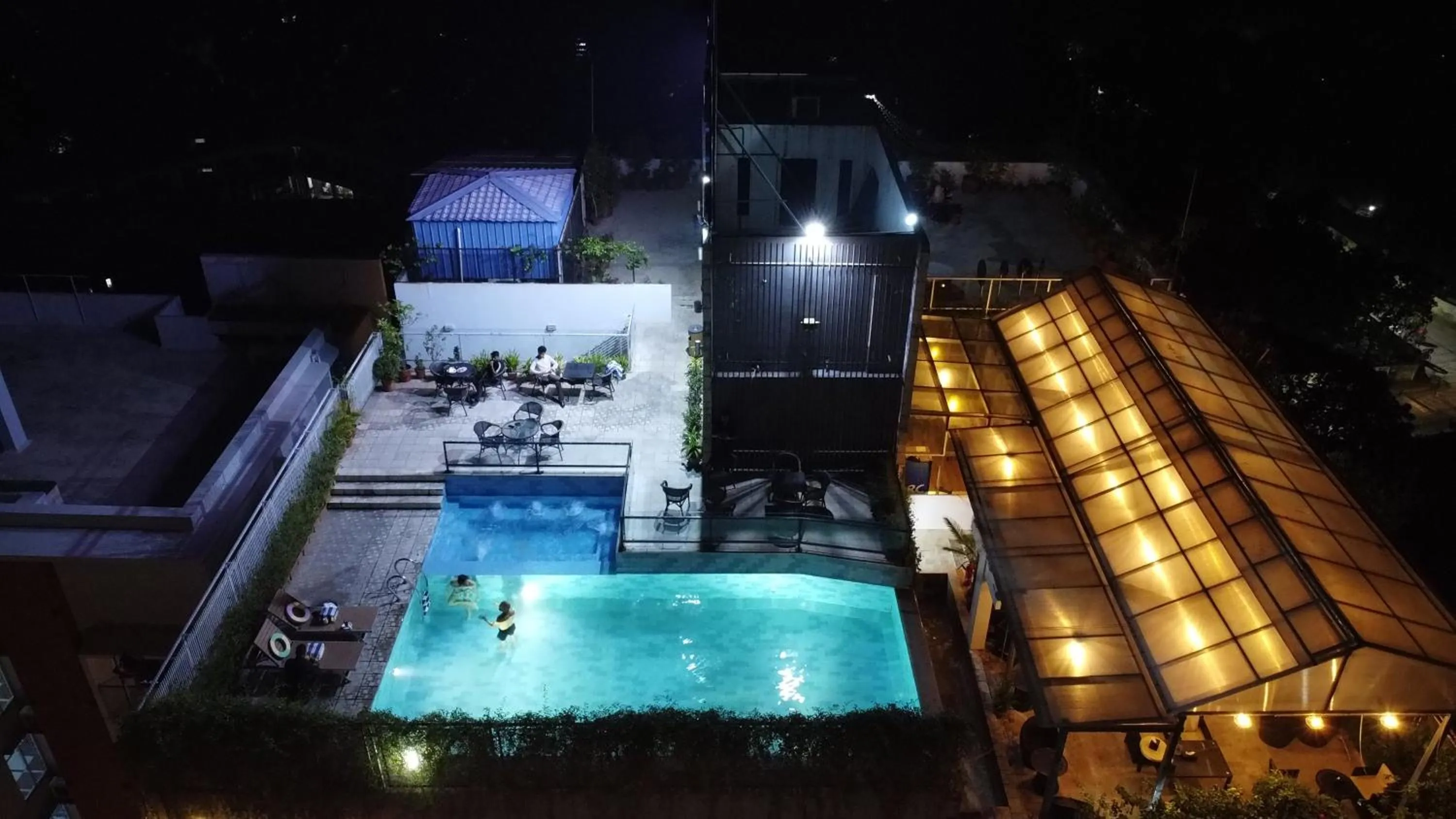 Swimming pool in Golden Tulip The Grandmark-Dhaka